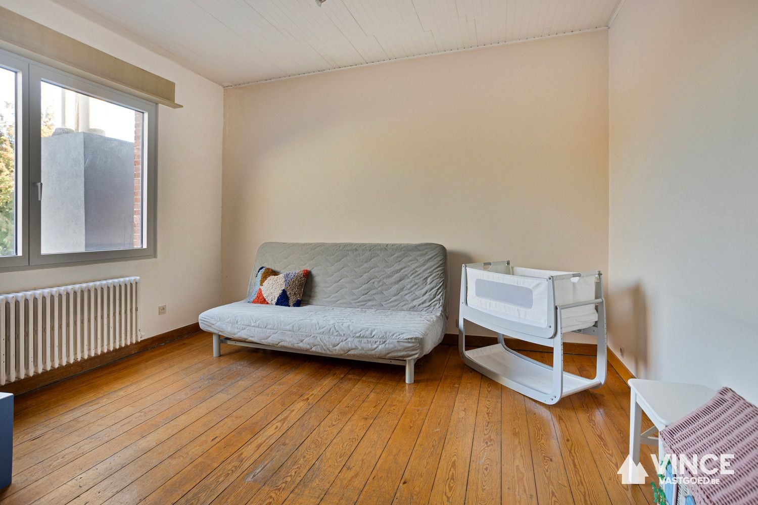 Prachtig huis met indrukwekkende elementen, ruime indeling en leuke tuin foto 32