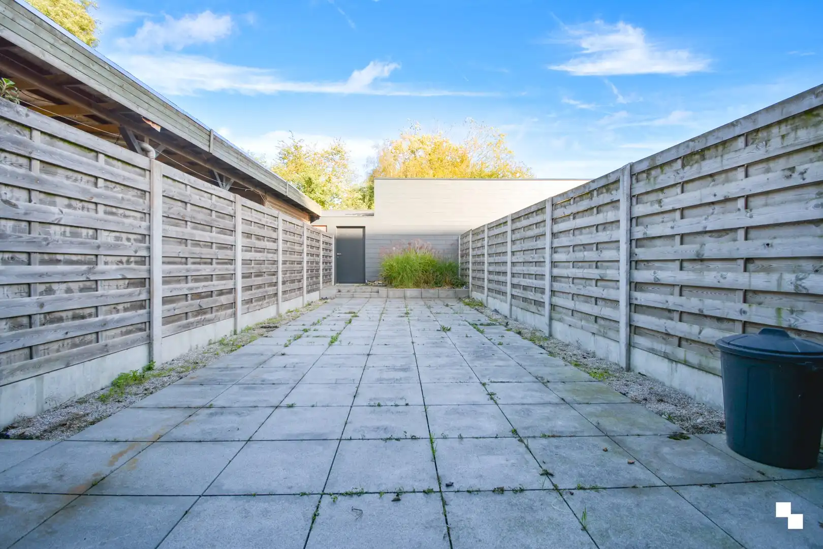 Ruim en modern gelijkvloers appartement met binnentuin te Staden foto 8