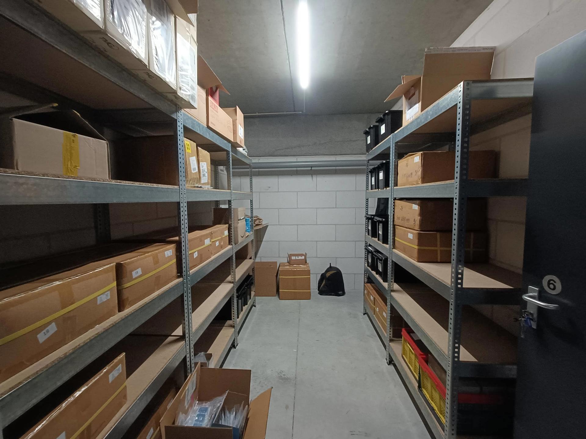 Kantoorgebouw te koop op uiterst strategische locatie foto 7