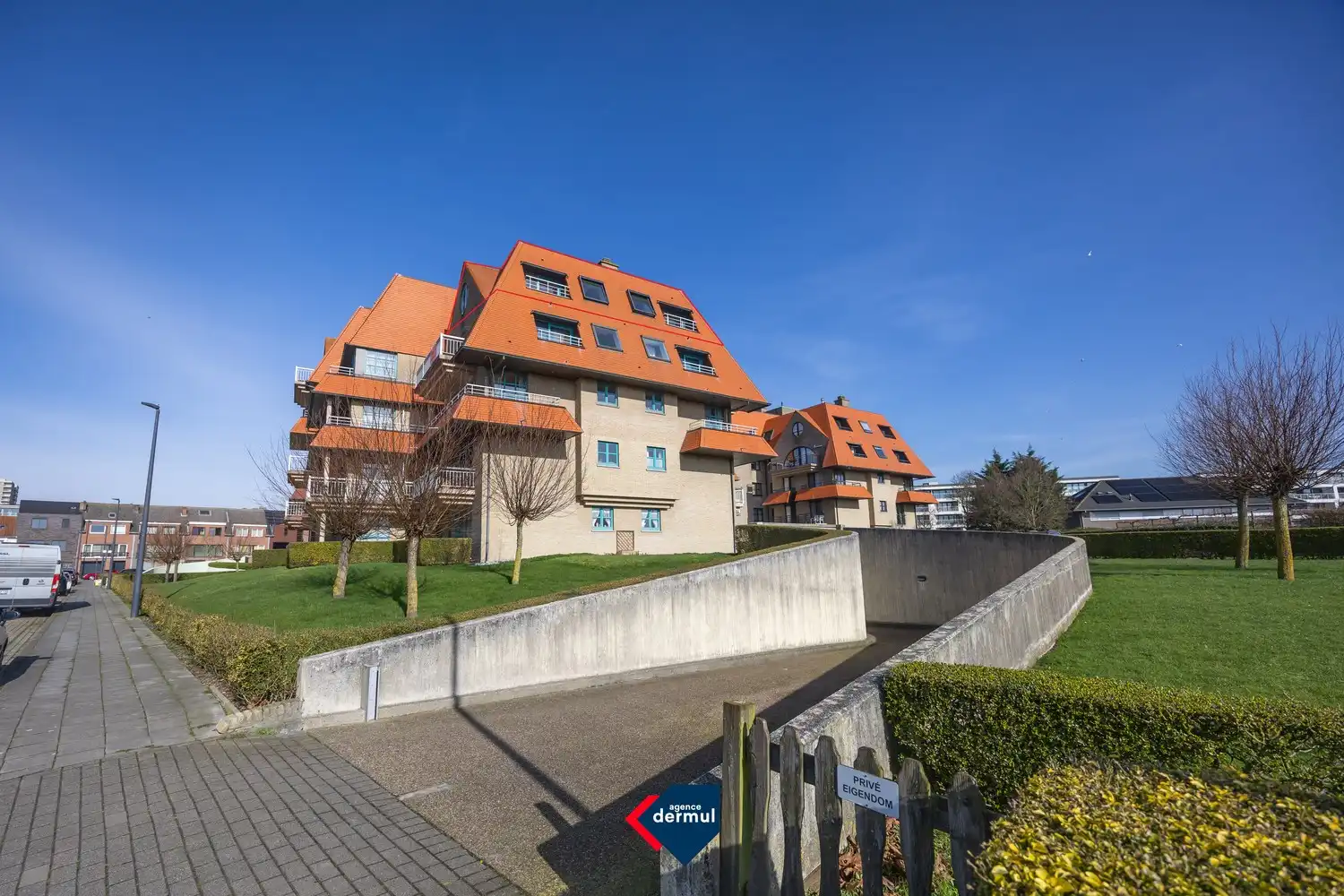 RESIDENTIE SAM LORD foto {{pictureIndex}}