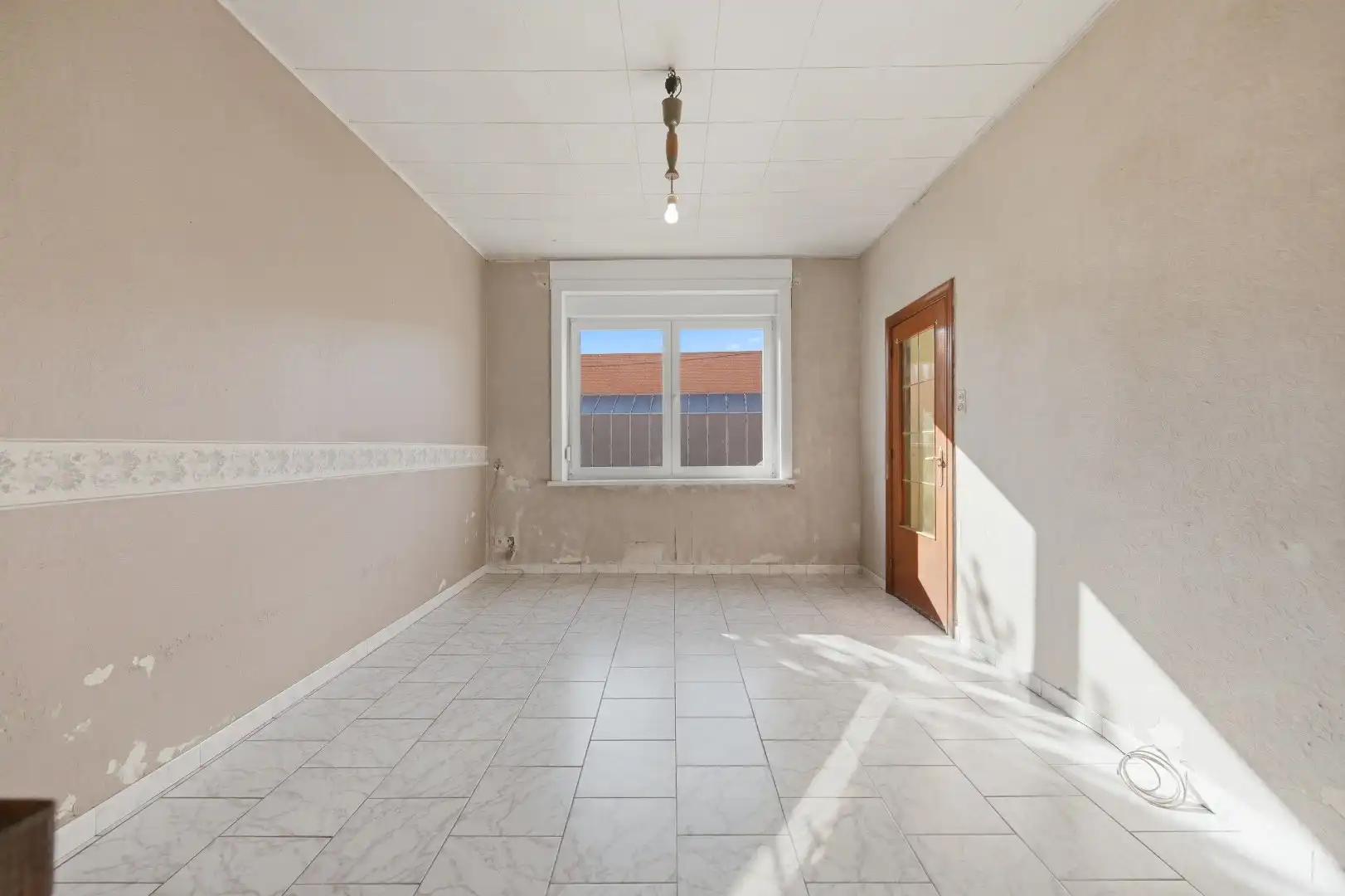 Op te frissen gezinswoning met grote tuin en dubbele garage nabij centrum Tienen foto 8