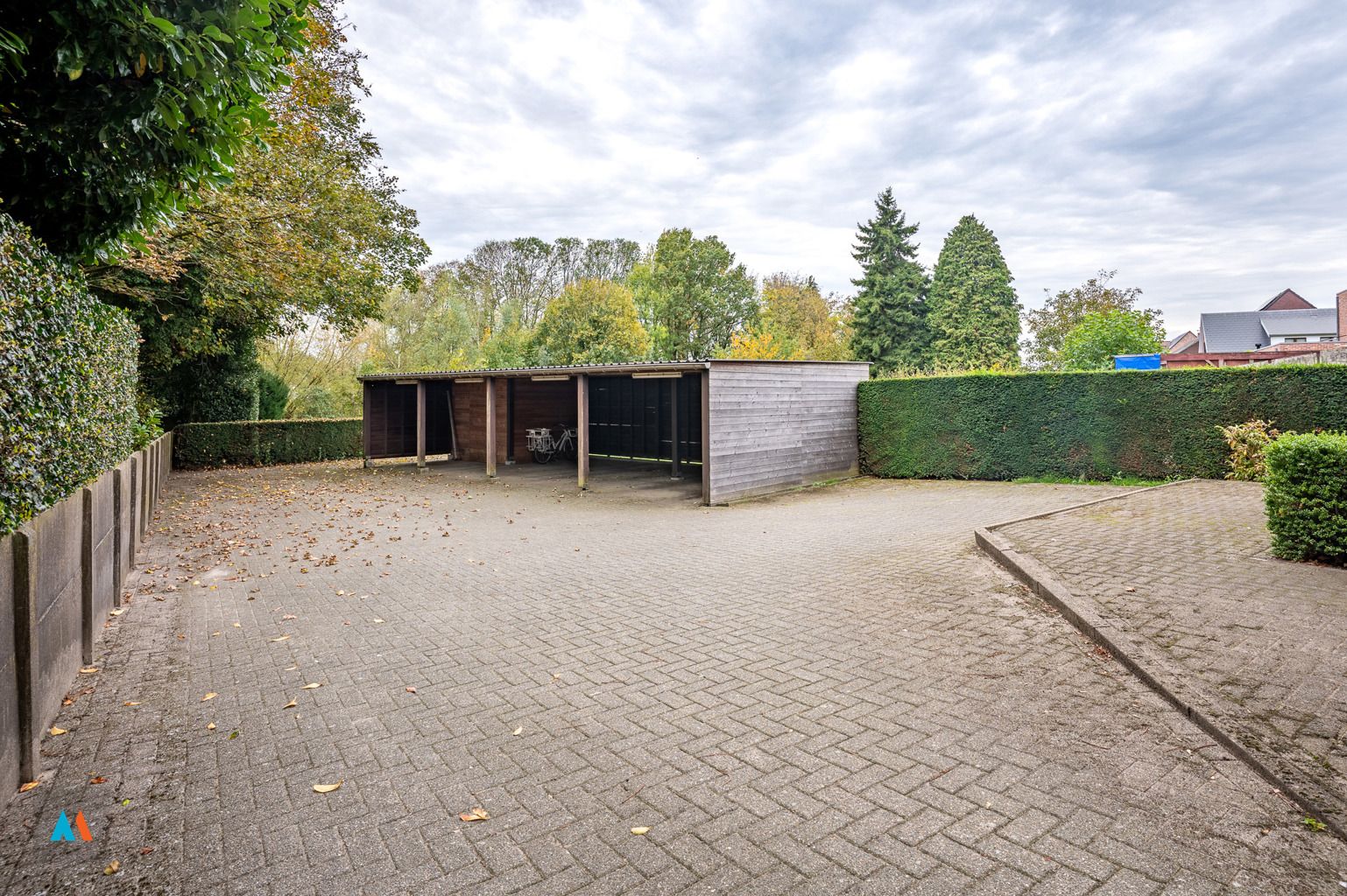 Kantoorgebouw met dakappartement foto 31