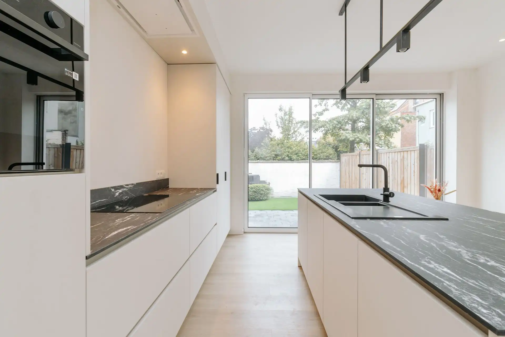 Prachtig gerenoveerde woning met 3 slaapkamers en tuin foto 5