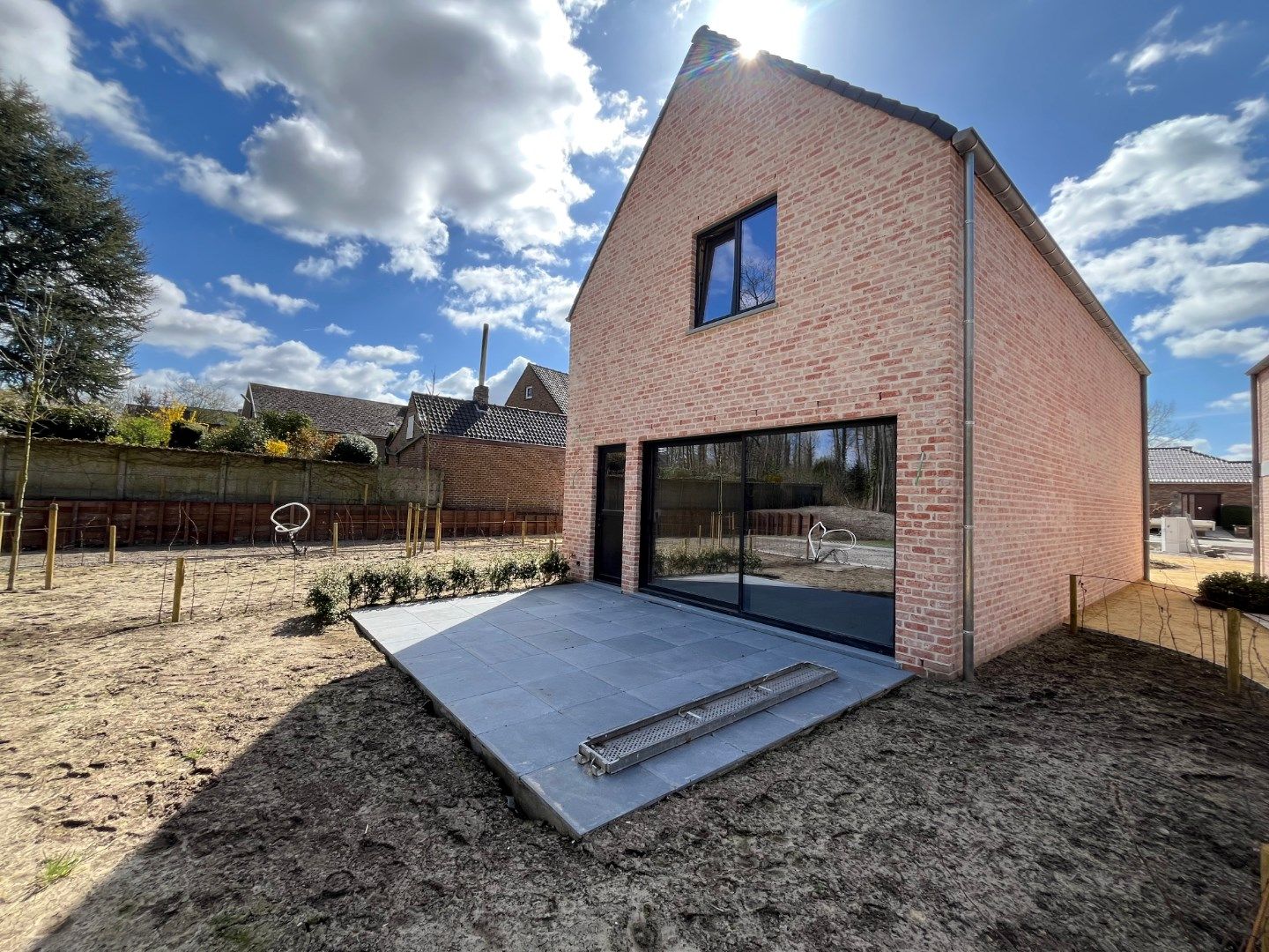 Landelijke nieuwbouwwoning in hartje Dikkelvenne foto 2