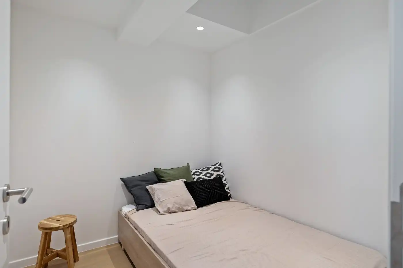 Volledig gerenoveerde woning met commerciële ruimte en 3 slpk. foto 17