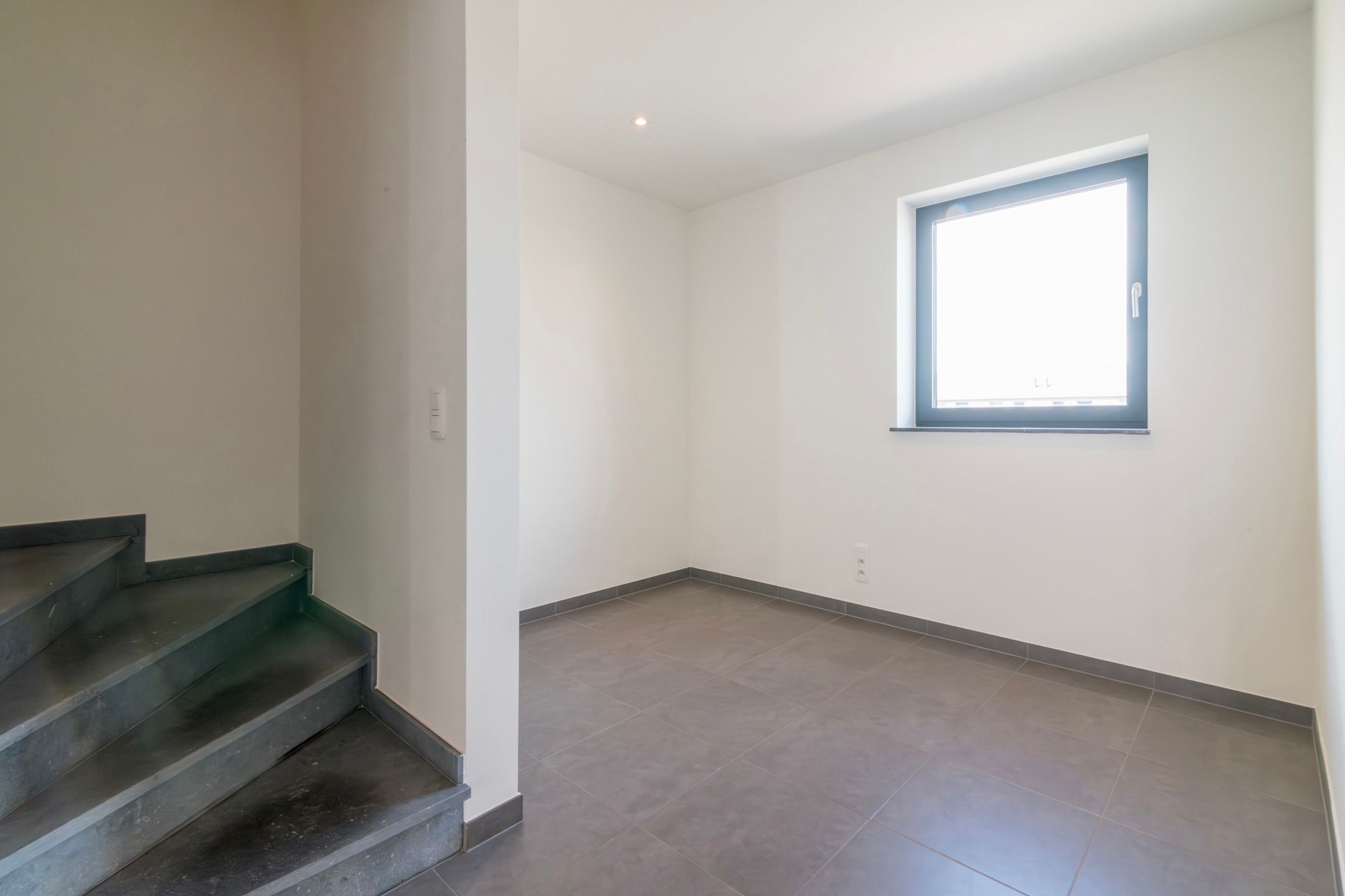 Licht en ruim duplexappartement met parking in Hasselt  foto 18
