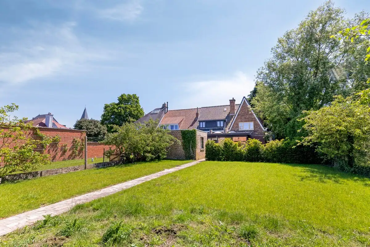 Karaktervolle gezinswoning op 1524m² te koop in Bissegem! foto 18