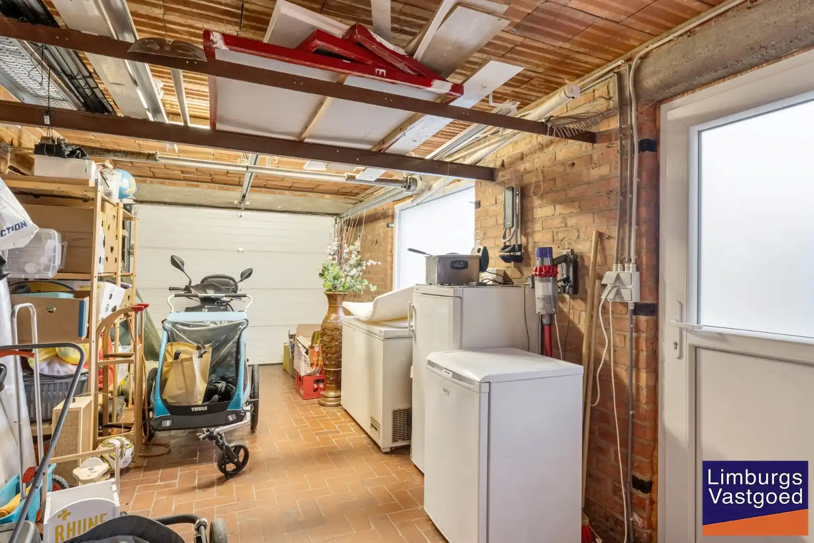 Stadswoning met 4 slpk, zuidgerichte tuin en garage, nabij kleine ring, station en Vredespark foto 25