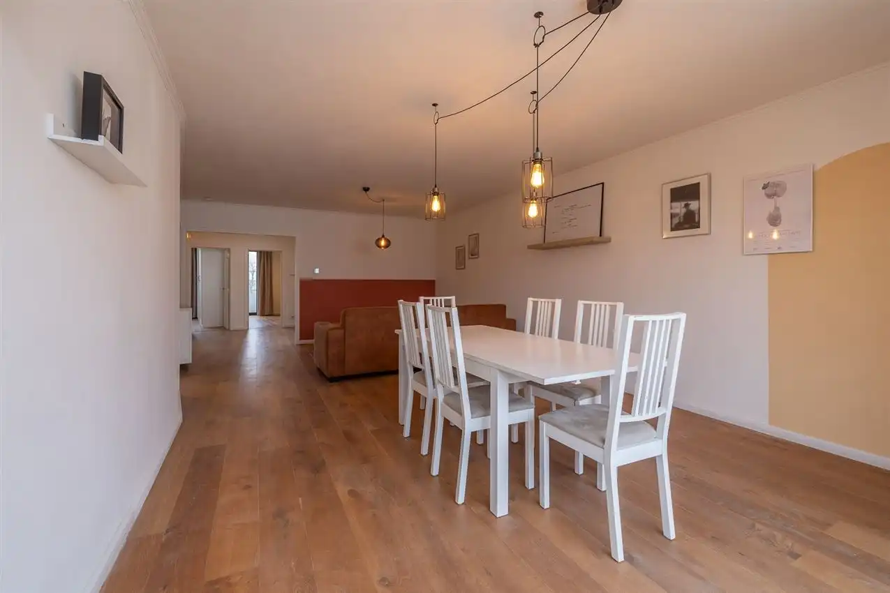 Instapklaar, volledig gerenoveerd appartement met twee terrassen foto 8