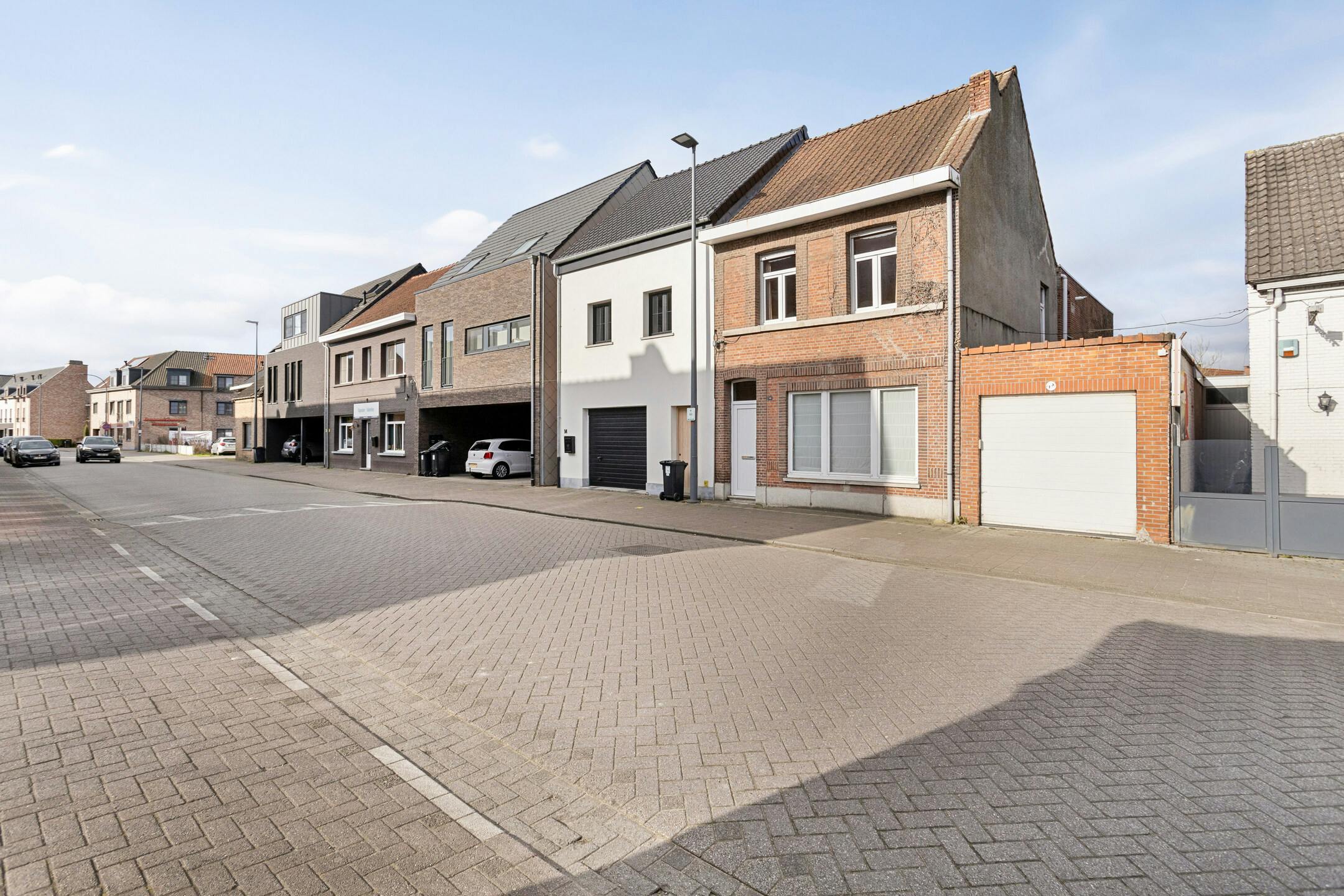 Op te frissen gezinswoning in het centrum van Brecht! foto 4