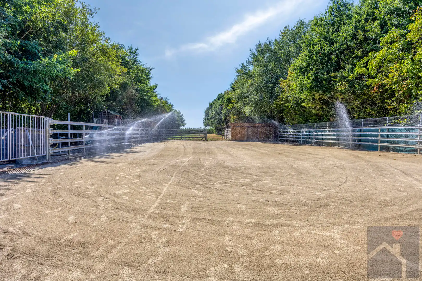 🐴 WONEN MET JE PAARDEN AAN HUIS? DIT IS ER ÉÉN OM TE BEKIJKEN! 🏡 foto 5