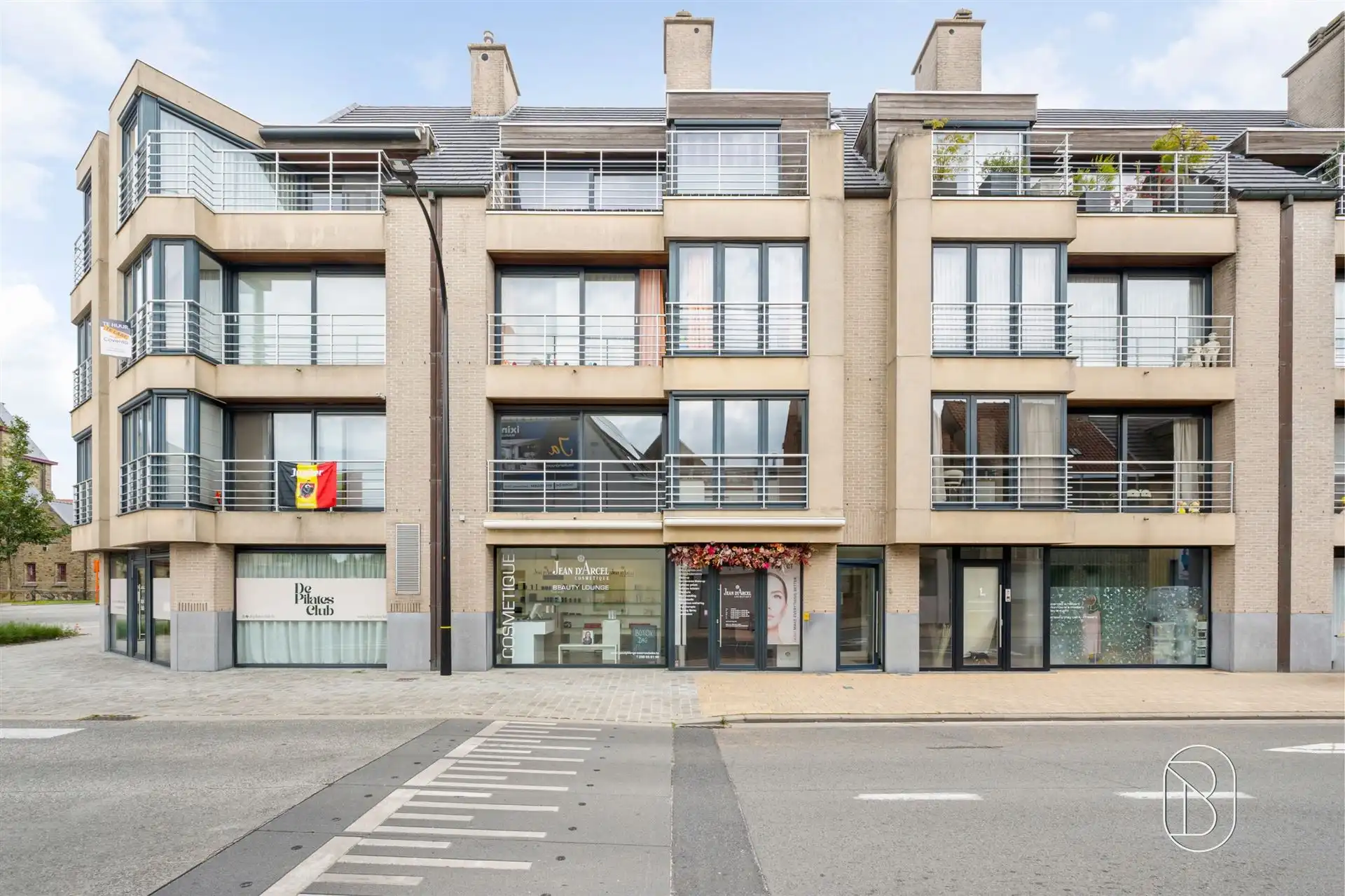 Ruim appartement met 2 slpk op topligging in Oostrozebeke foto 12