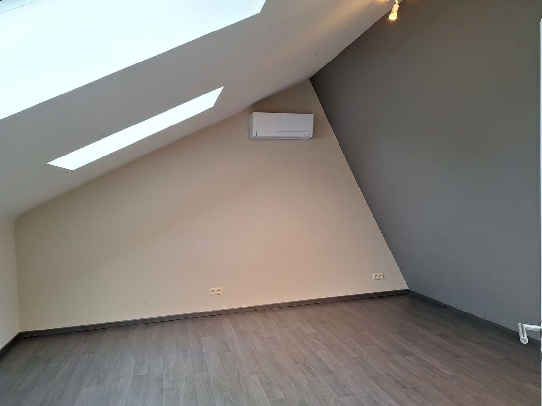 Prachtige eigentijdse woning in een groen kader foto 17