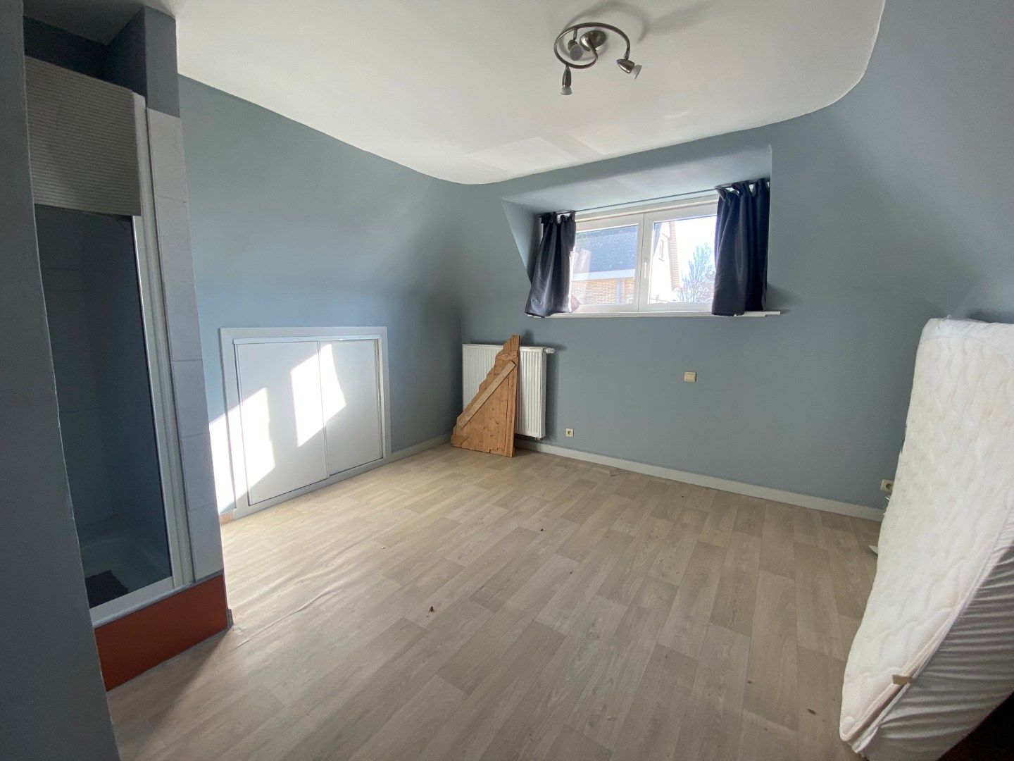 Te renoveren appartement met 1 ruime slaapkamer vlakbij zee  foto 4