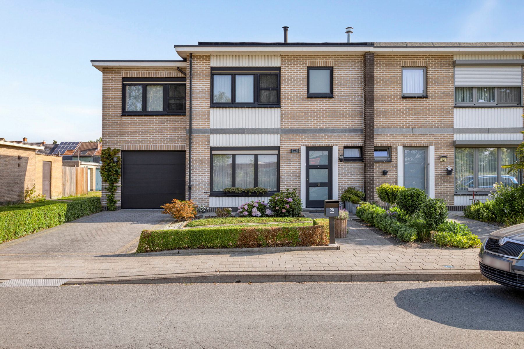 Instapklare halfopen woning op toplocatie in Sint-Niklaas foto 19