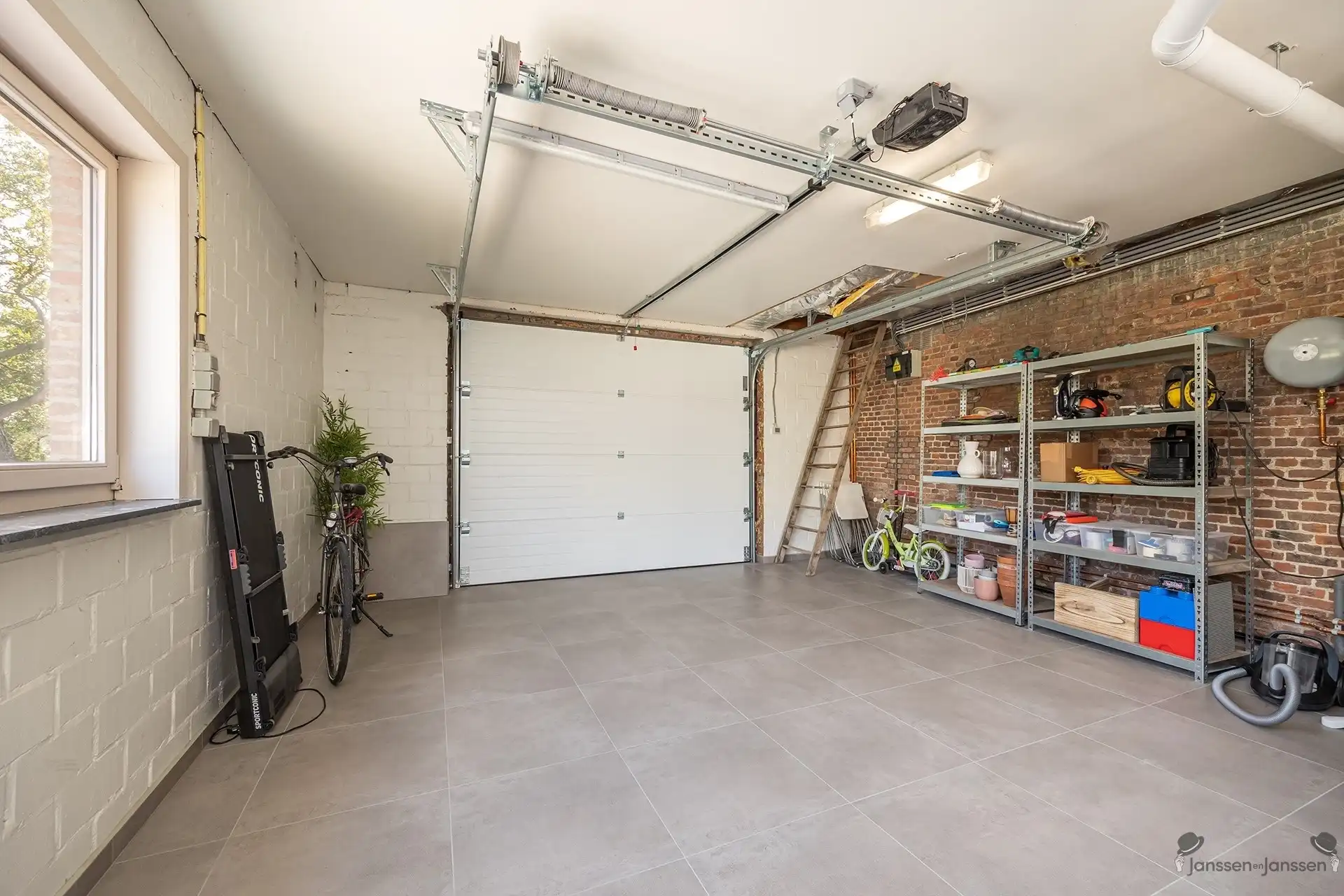Landelijke woning met mooi uitzicht en weide foto 15