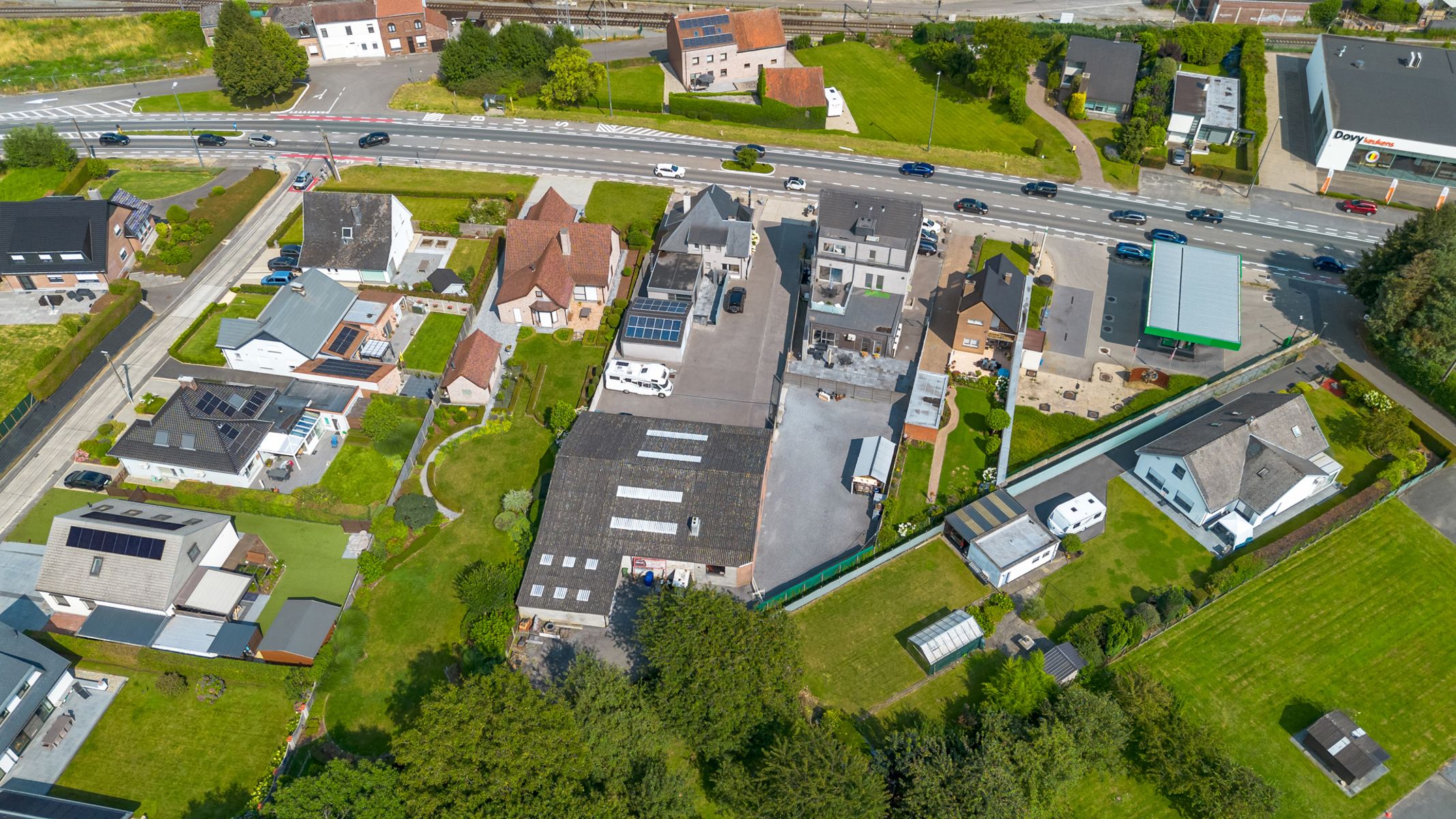 Handelsruimte/bedrijfsgebouw met prachtige villa foto 5