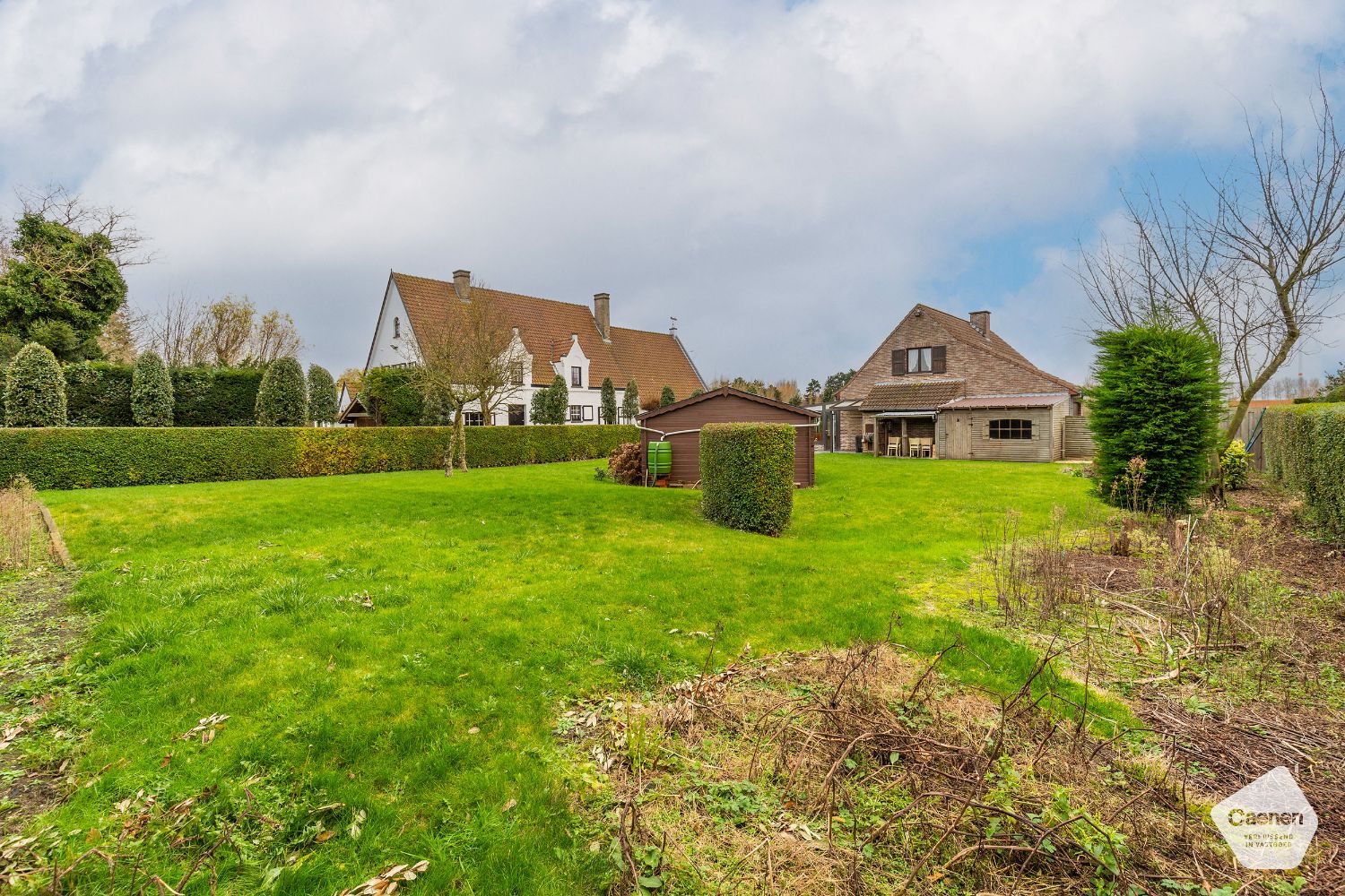 Charmante villa met tal van mogelijkheden en prachtige zongerichte tuin foto 28
