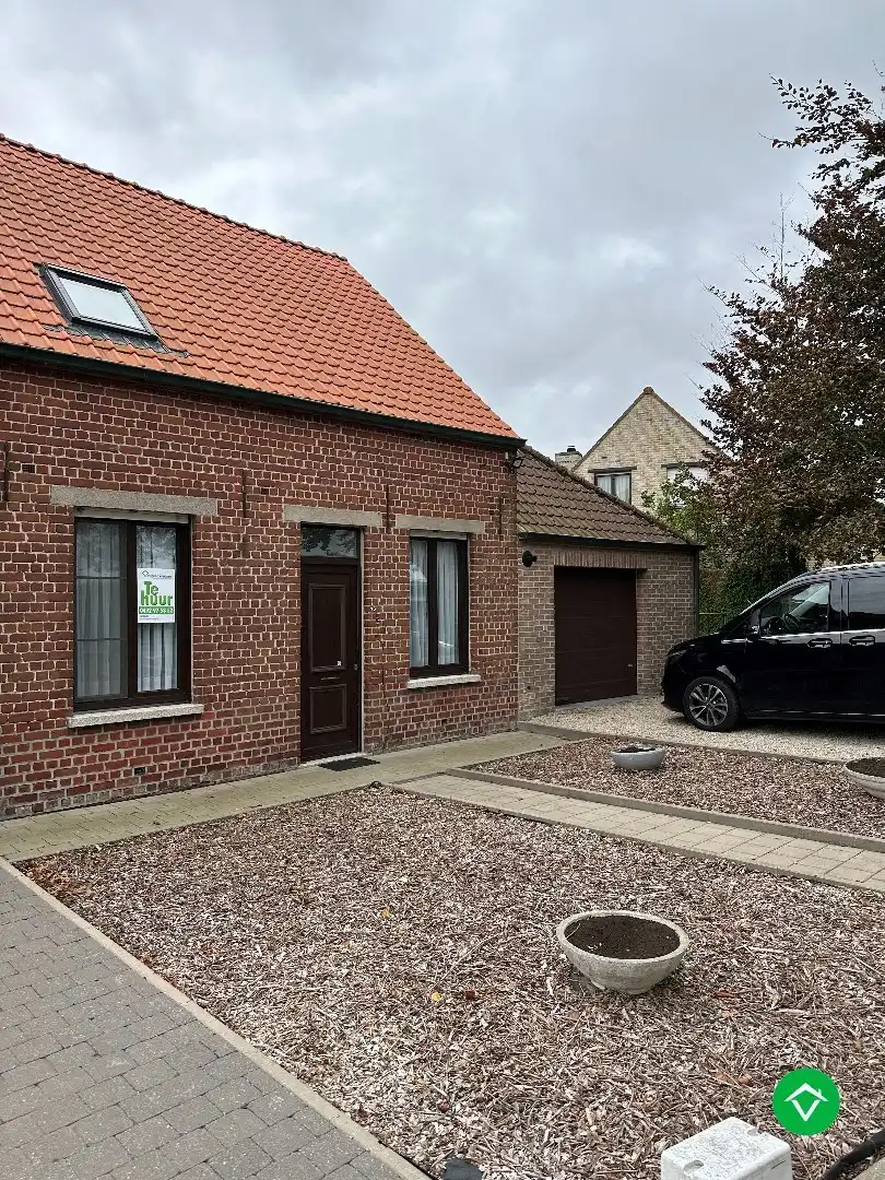 Charmante woning met tuin en garage in Werken. foto 2