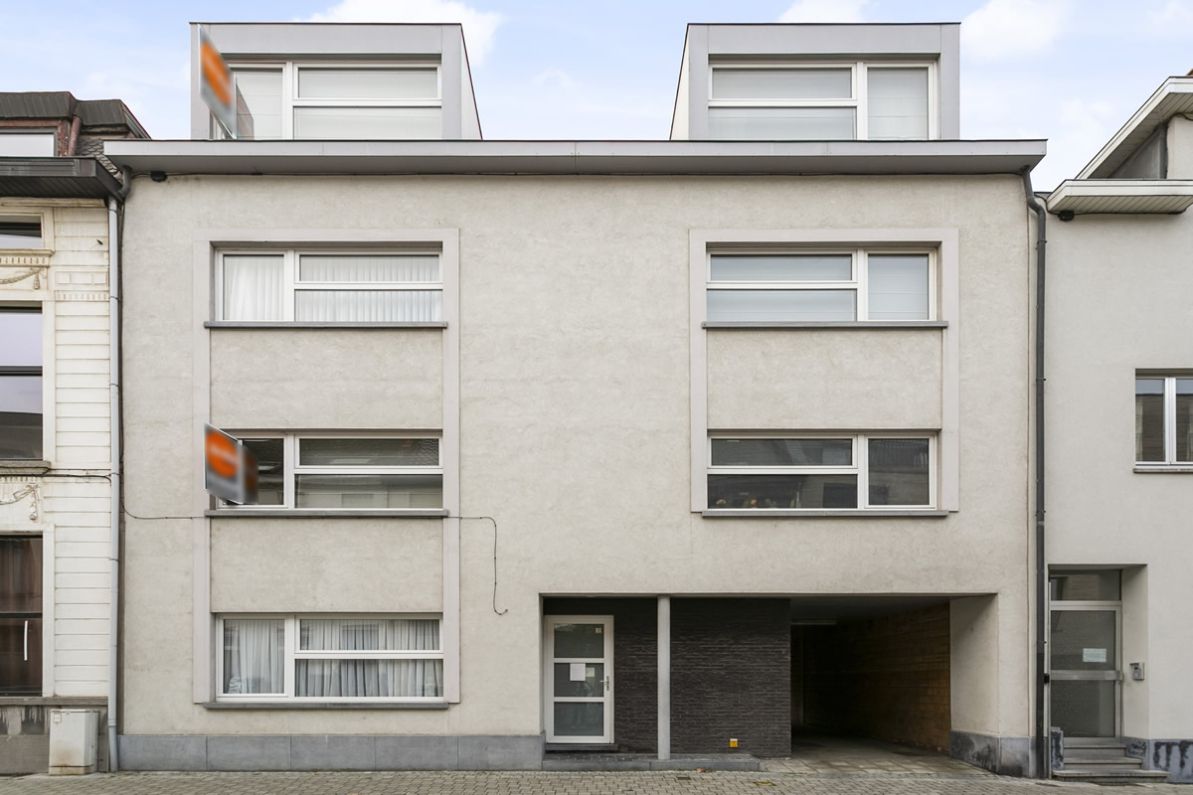 Instapklaar appartement met dubbel verdiep nabij centrum Aalst foto 2