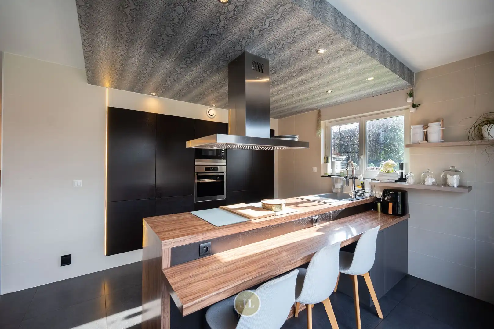 Instapklare villa met 4 slaapkamers op perceel van 1053m². foto 10