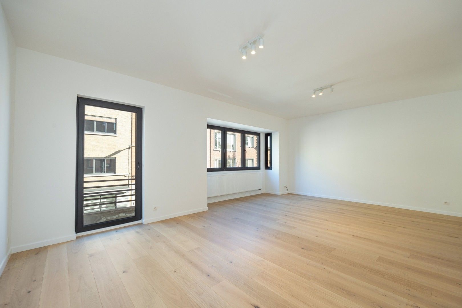 GERENOVEERDE OPBRENGSTEIGENDOM foto 9