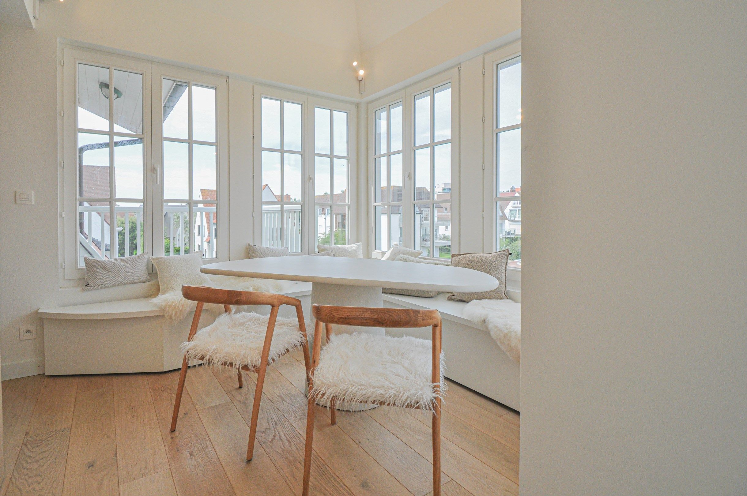 Volledig gerenoveerd appartement met ruime zonneterrassen. foto 7