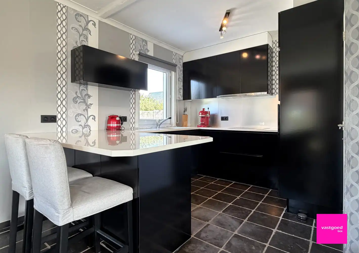 Instapklare alleenstaande woning met tuin, garage en 491 m² grond in De Haan foto 4