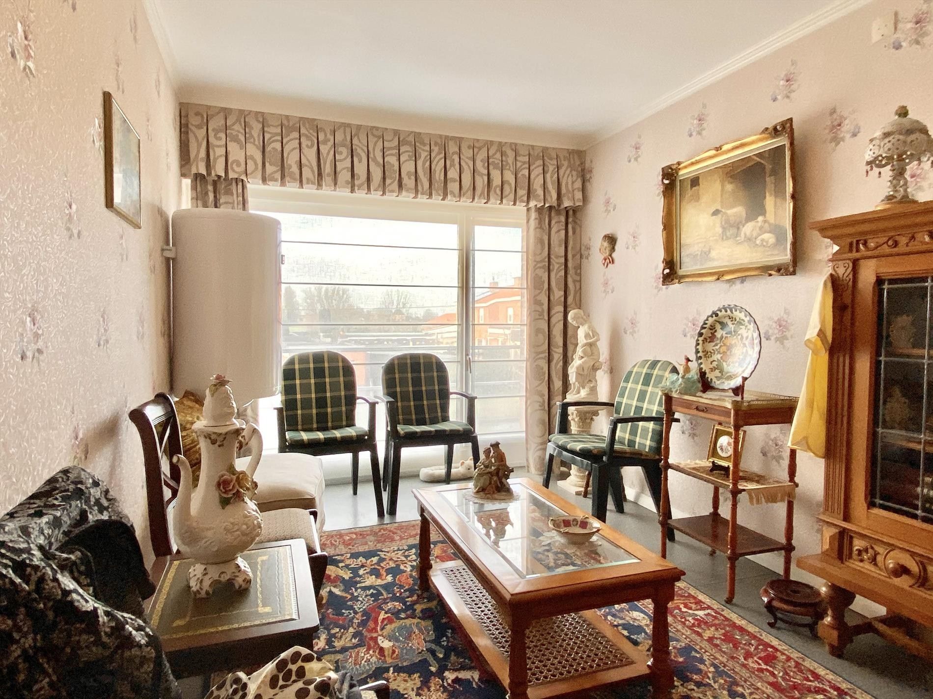 Halfopen woning in rustige buurt met 4 slaapkamers, tuin, garage. foto 9