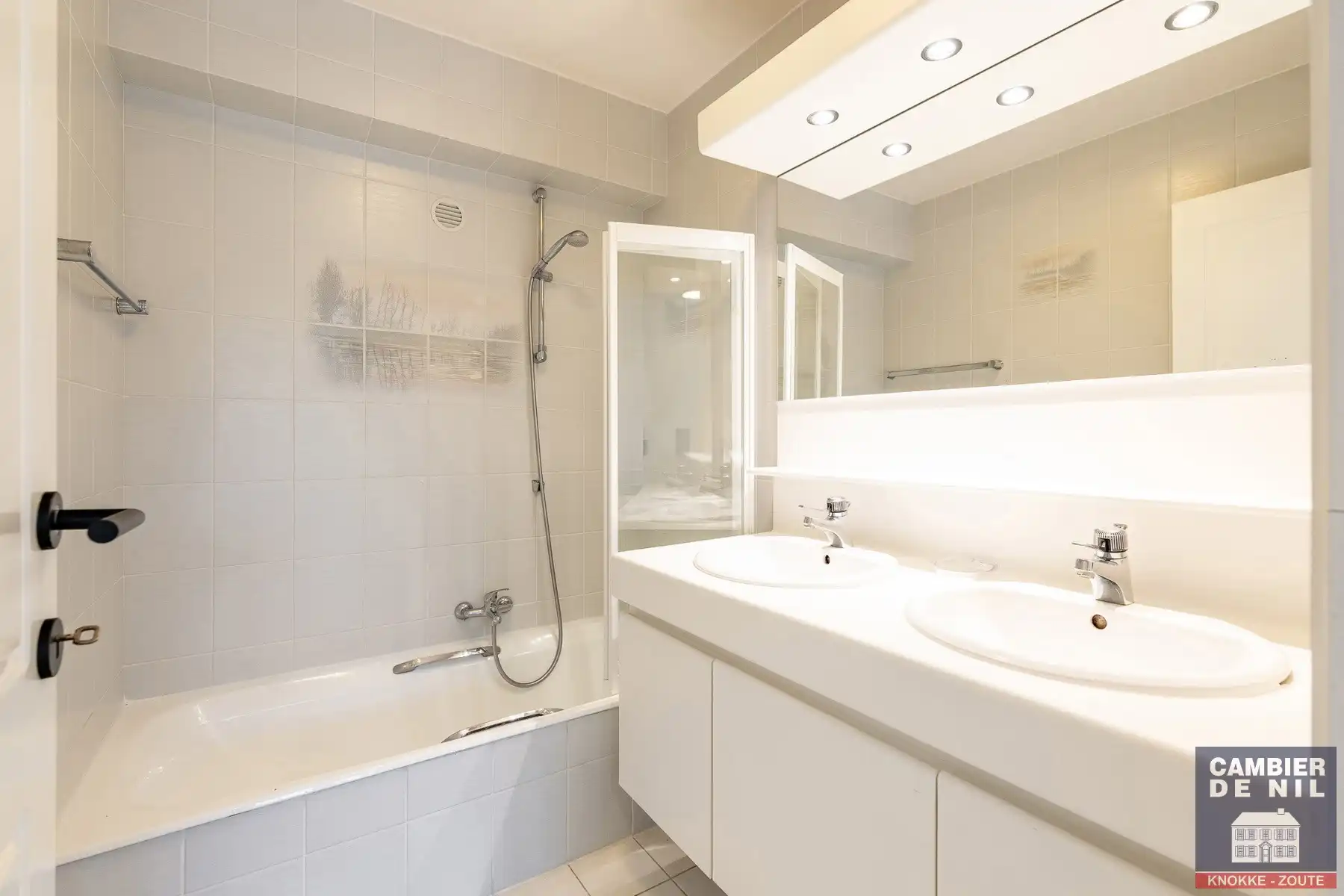 Ruim, ongemeubeld hoekappartement nabij het Albertplein  foto 22