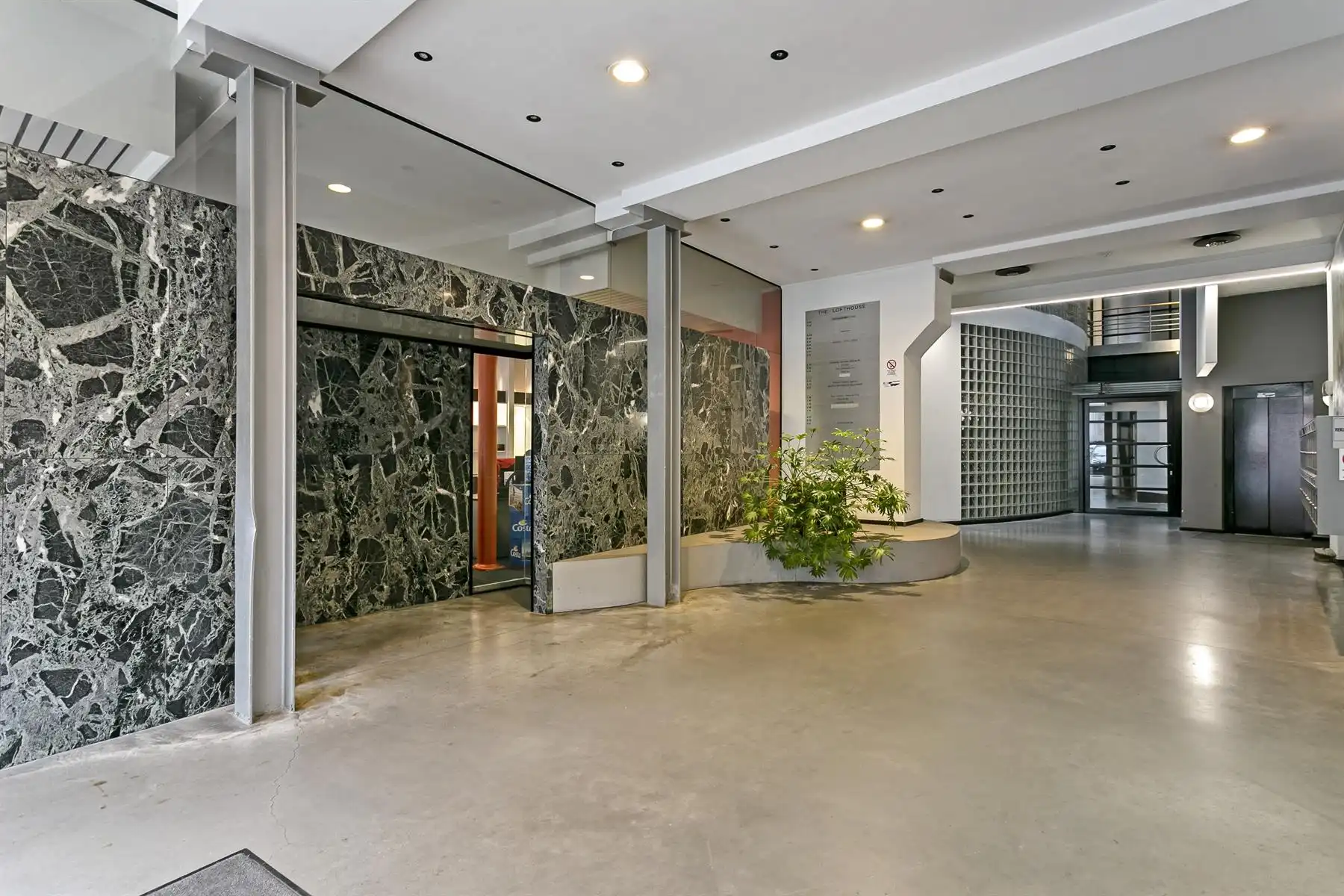 LOFTHOUSE - Kantoren te huur te Antwerpen foto 3