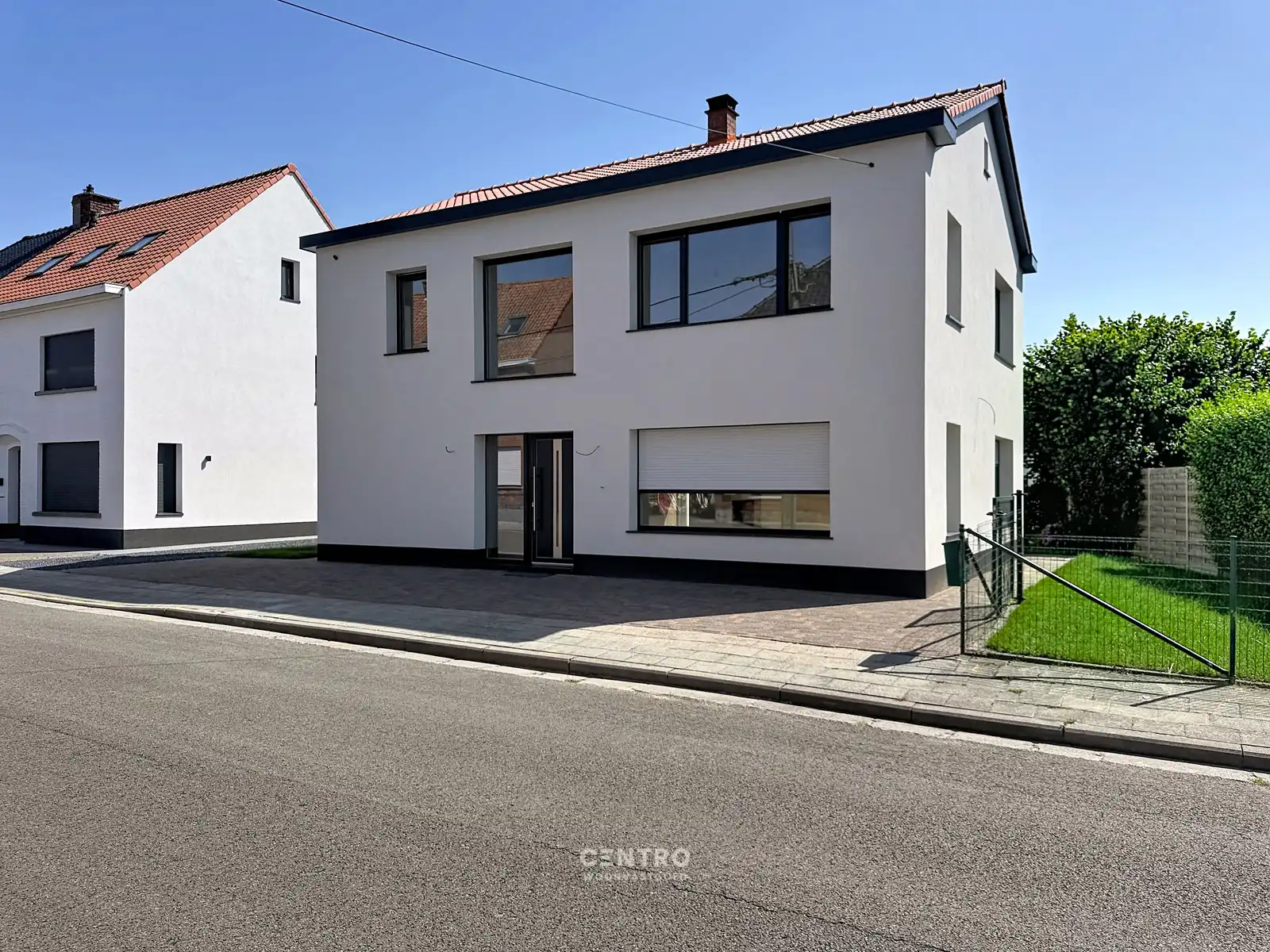 Gerenoveerde woning met 4 slpks, ZUIDger. tuin en ruime garagebox! foto 19