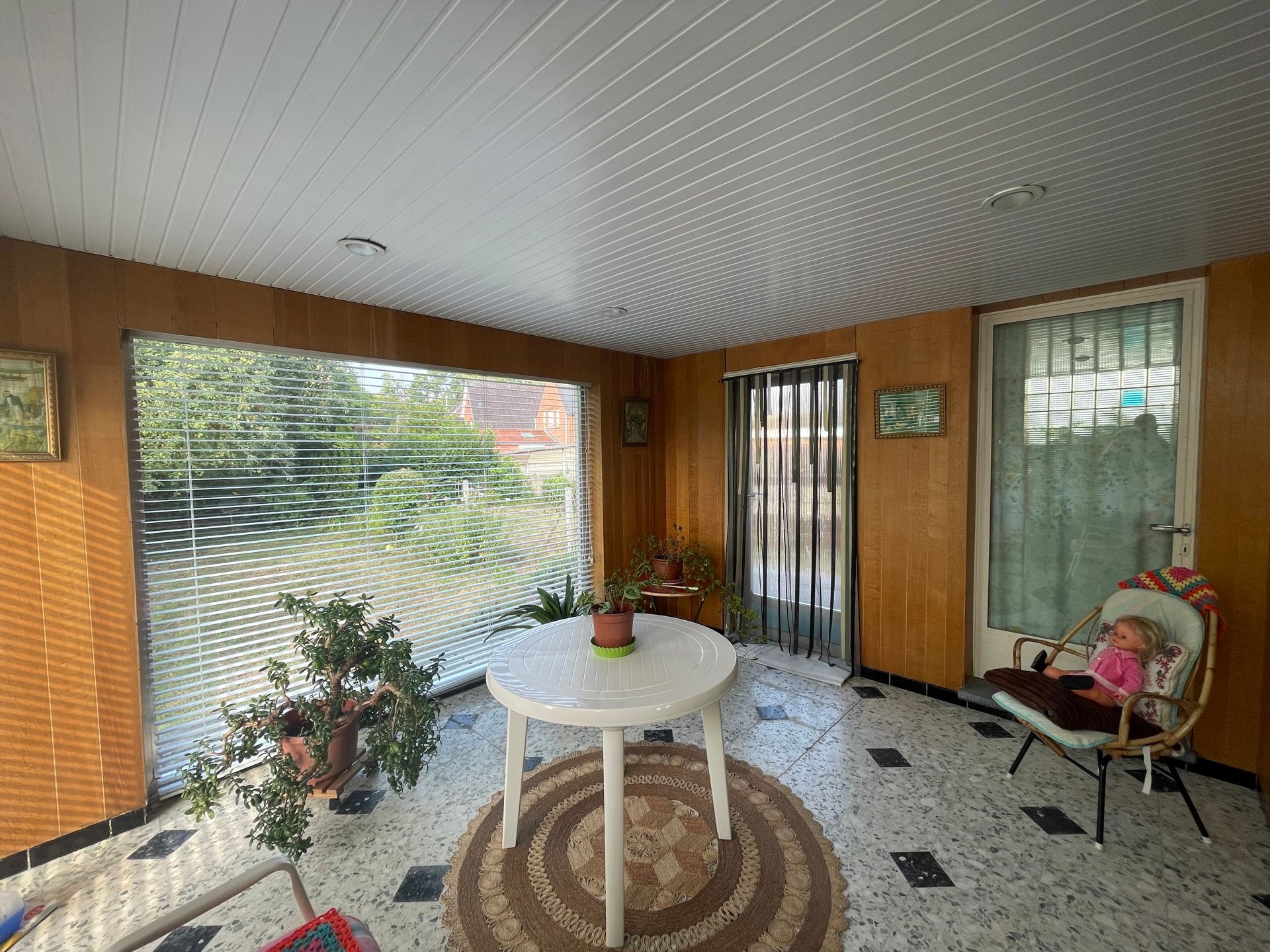 Te renoveren woning met veel potentieel foto 9