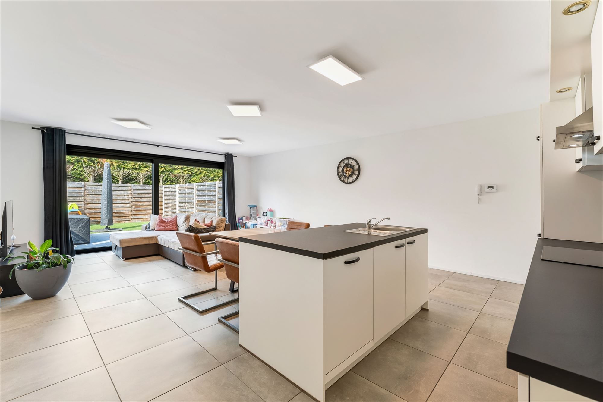 PERFECT ONDERHOUDEN EN INSTAPKLARE WONING MET 3 SLAAPKAMERS EN INPANDIGE GARAGE TE OLMEN foto 6