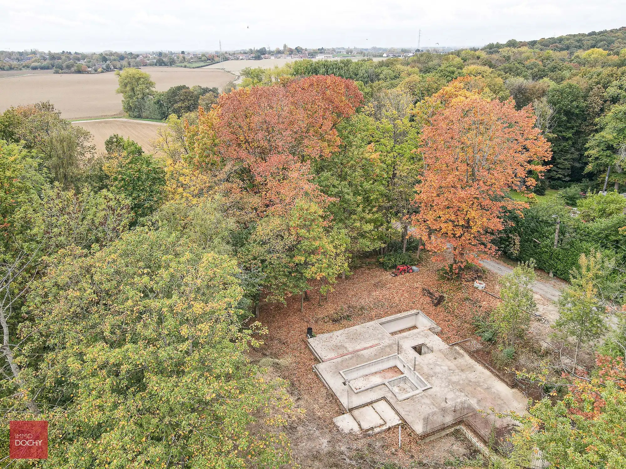 Ruim perceel met reeds aangelegde kelder te Bellegembos bestemd voor villabouw foto 2