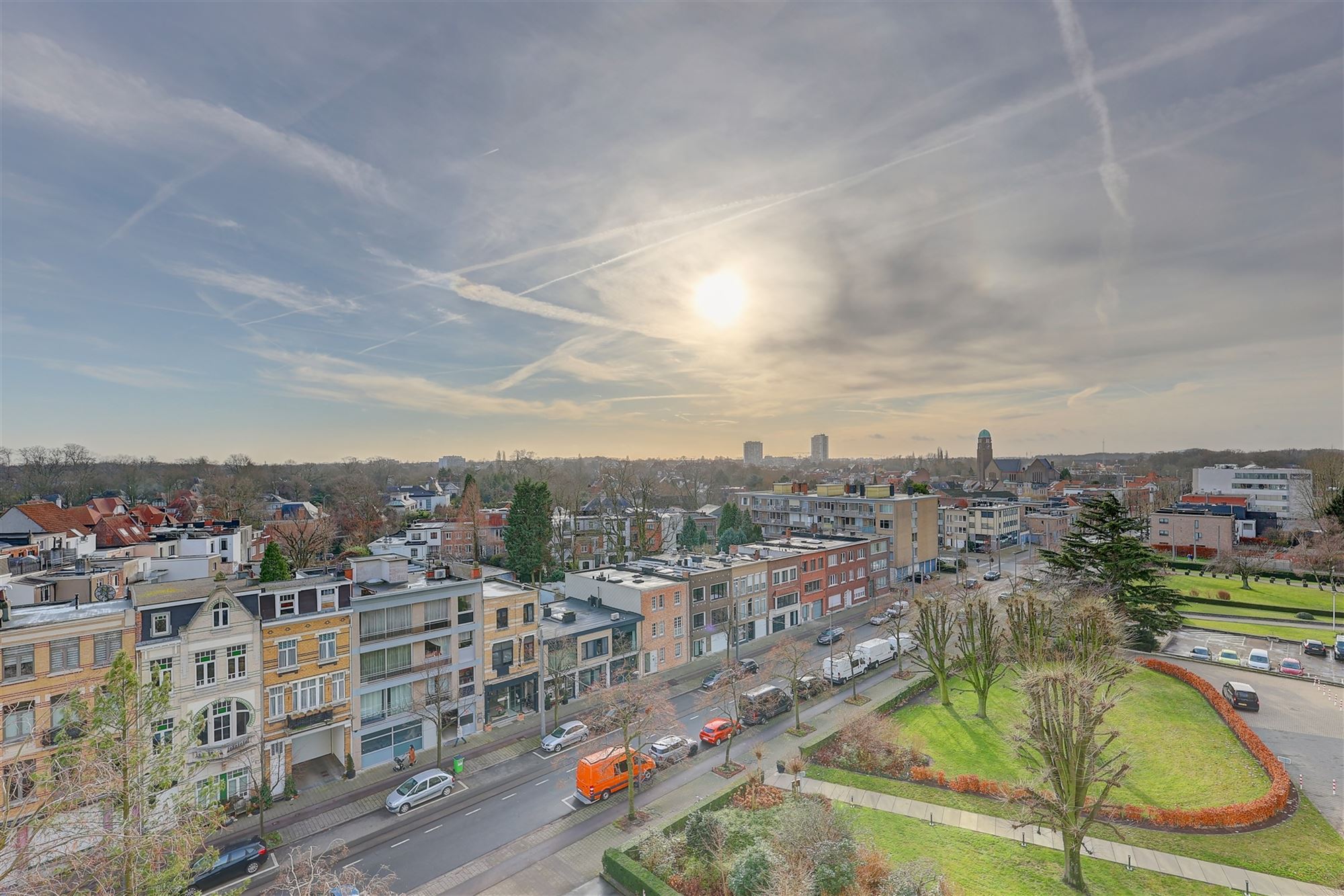 Appartement met 2 slaapkamers en terras grens Antwerpen Wilrijk foto {{pictureIndex}}