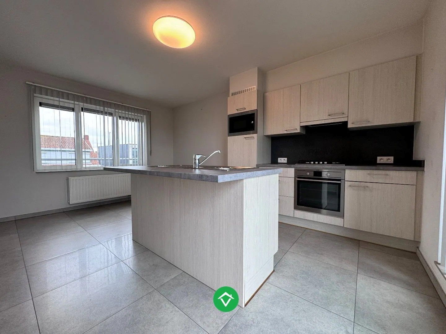 Appartement met 2 slaapkamers en zeer groot terras te Koekelare foto 9