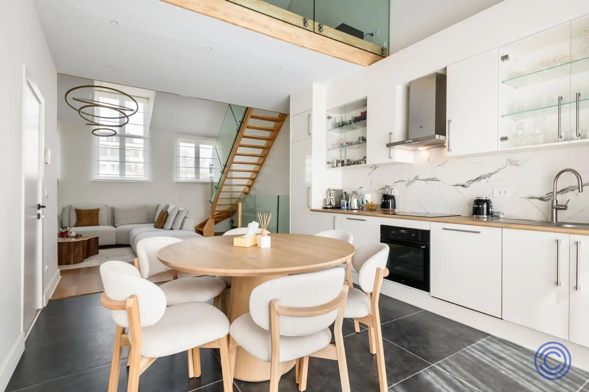 Luxueuze duplex met zonovergoten dakterras op TOP locatie foto 3