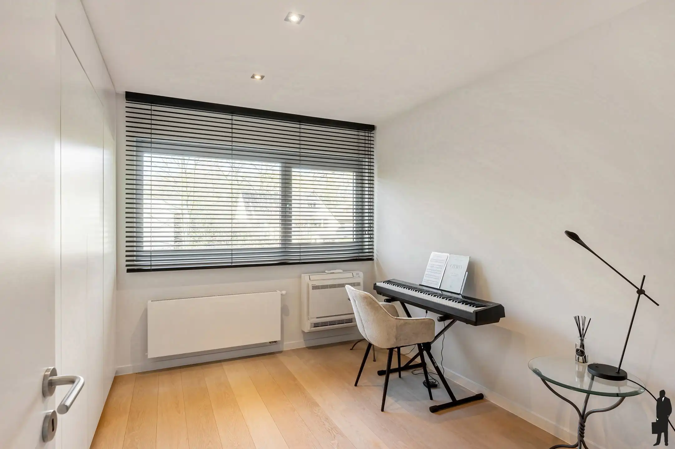 Moderne, vrijstaande villa op ca.1.380 m² met zwembad op toplocatie te Vriesdonk! foto 16