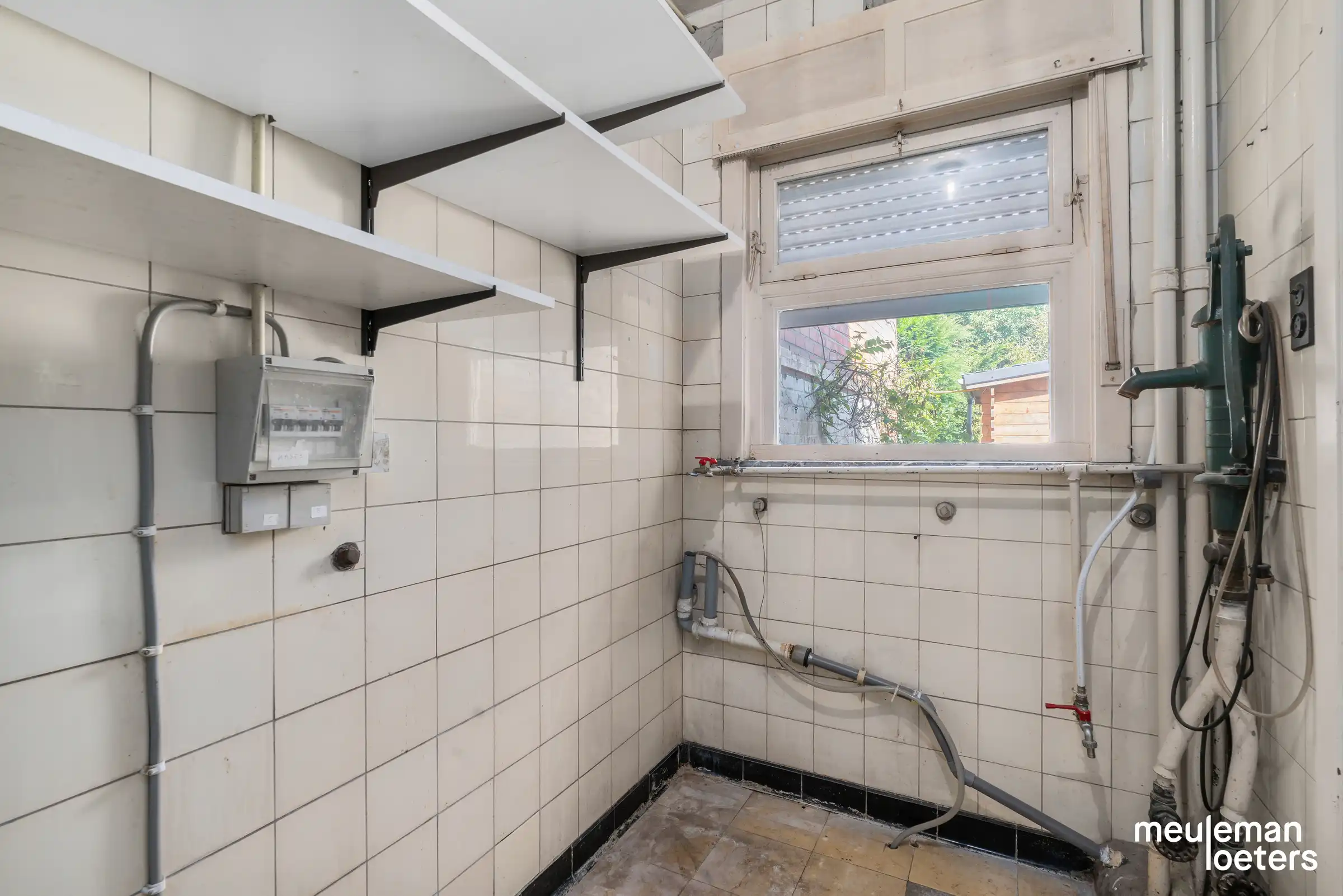 Interessante halfopen woning met veel potentieel te Sint-Michiels (Brugge) foto 19