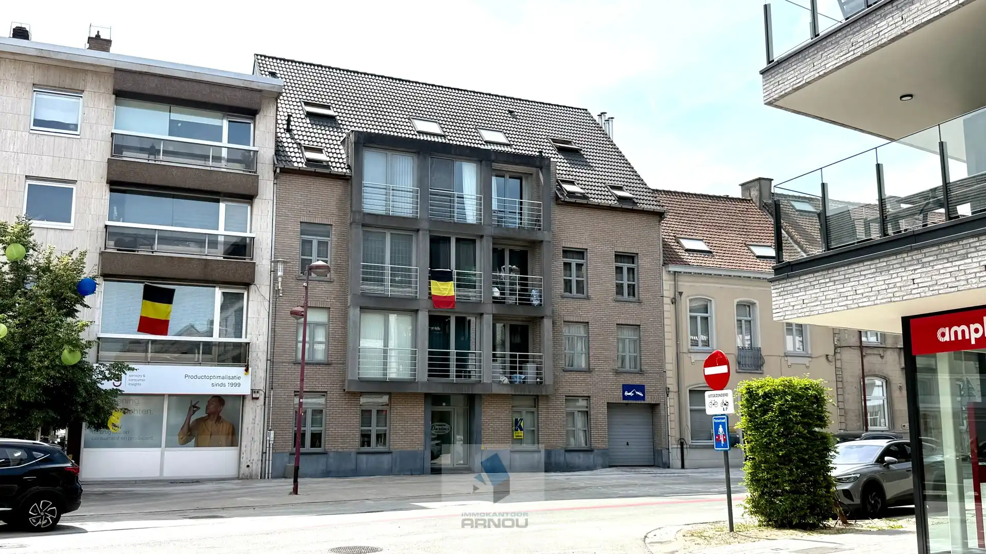 Gezellig gelijkvloers appartement met 1 slaapkamer, stadstuintje en privatieve autostaanplaats foto {{pictureIndex}}
