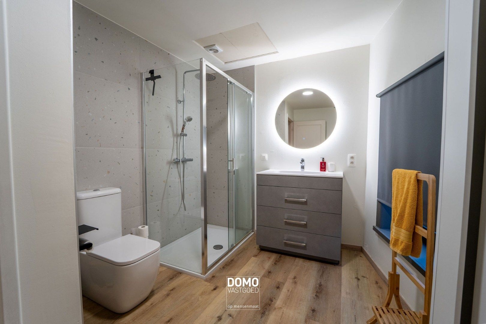 RUIME, INSTAPKLARE EN GERENOVEERDE WONING MET KANTOORGEBOUW INCLUSIEF PARKEERGELEGENHEID, TUIN EN ZWEMBAD TE MIELEN BOVEN AALST (GINGELOM) foto 29