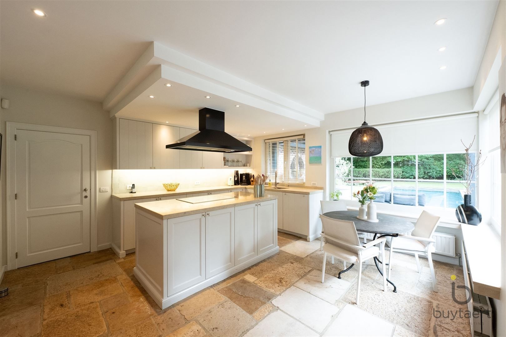 EXCLUSIEF: stijlvolle villa met een tijdloze inrichting op een toplocatie te Schilde! foto 28
