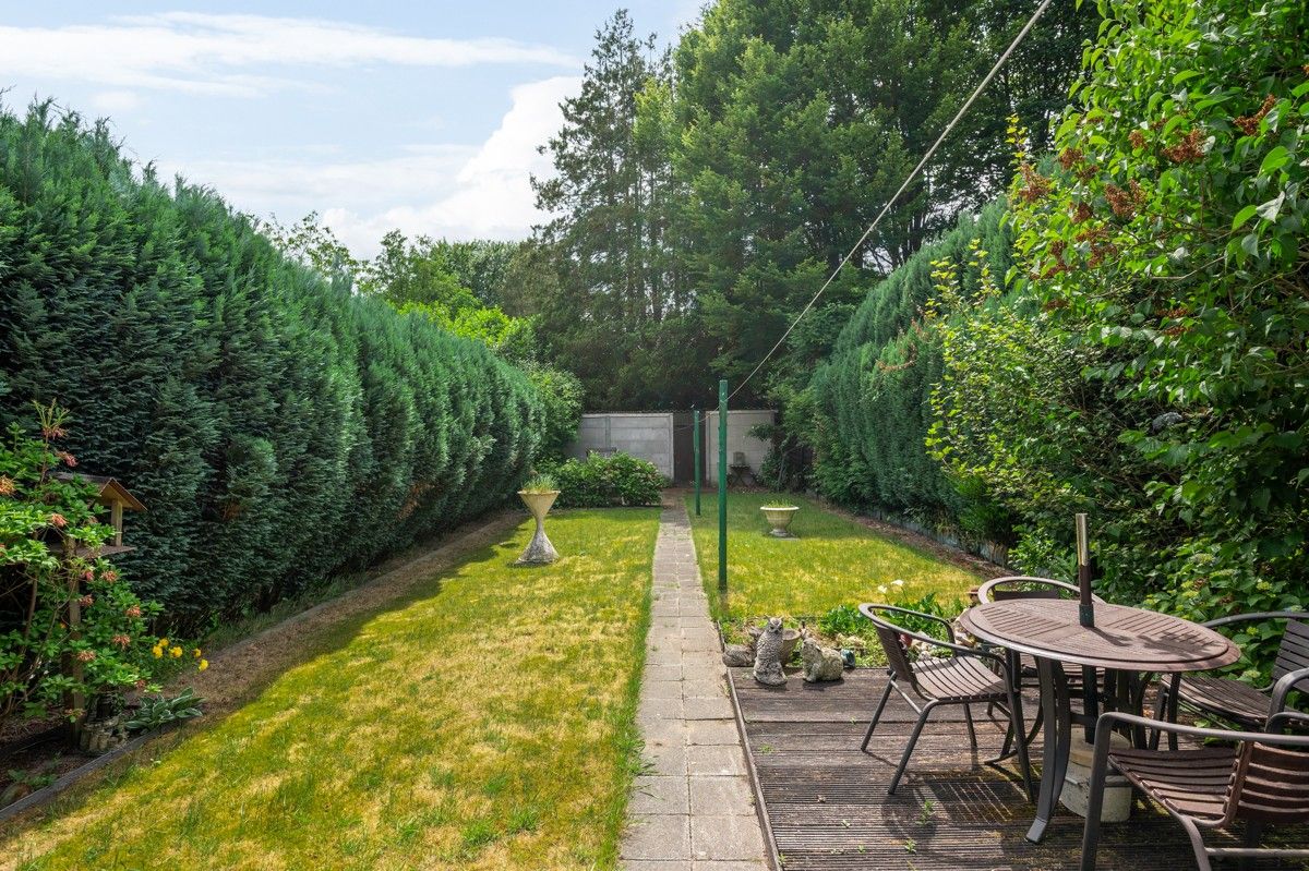 Op te frissen/te renoveren woning met potentieel op toplocatie in Schilde foto 19