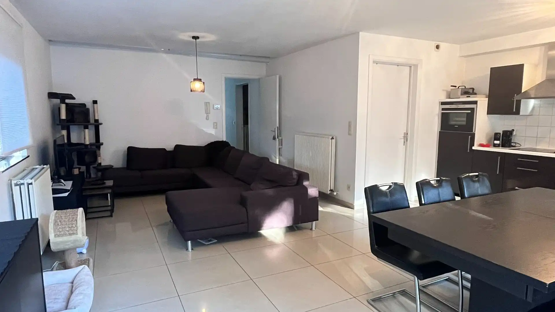 Gelijkvloers appartement met terras en private garage foto 7