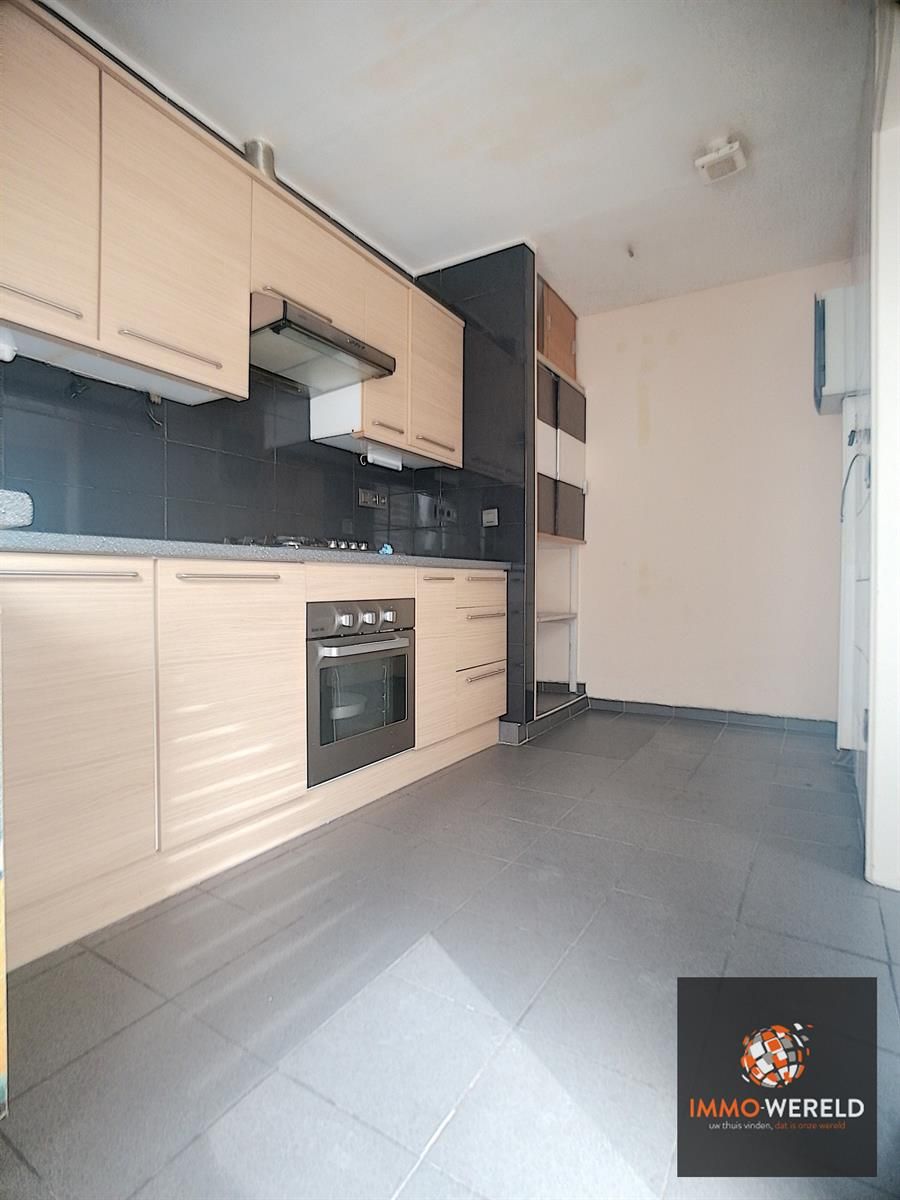 Appartement met 2 slaapkamers en terras. foto 2