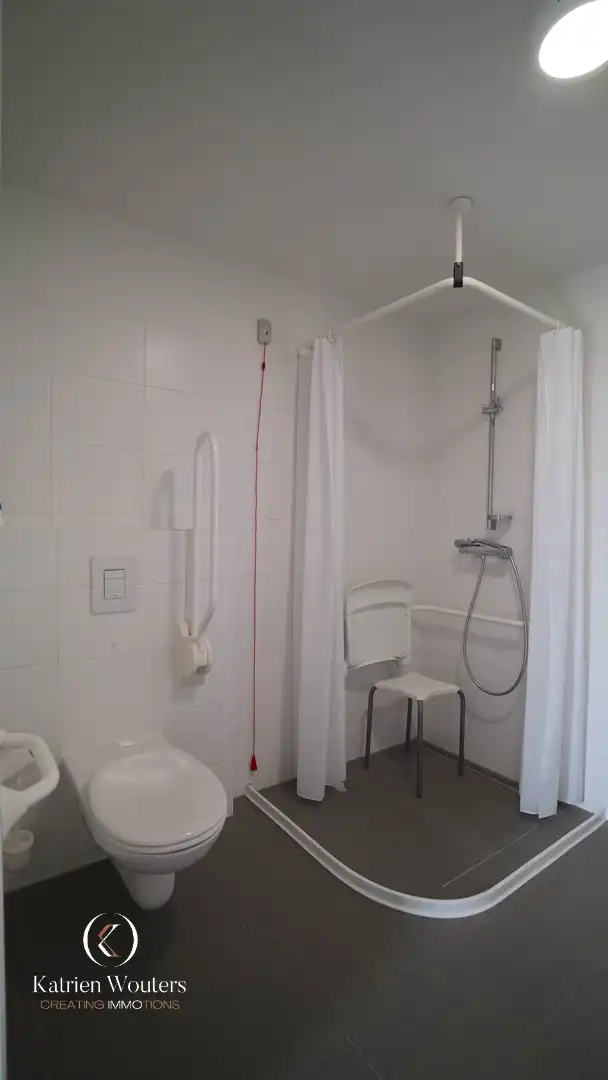 Erkend assistentie-appartement met terras in hartje Wellen foto 12