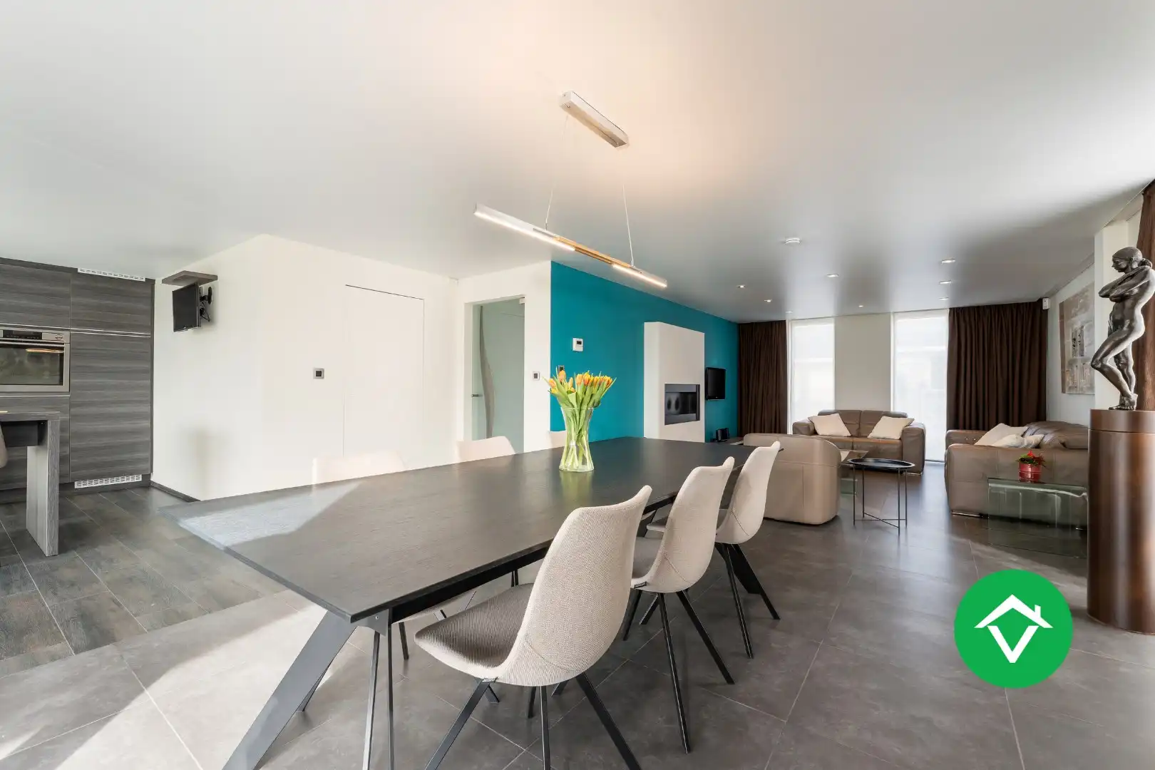 Alleenstaande woning met 4 slaapkamers en garage te Aartrijke foto 8