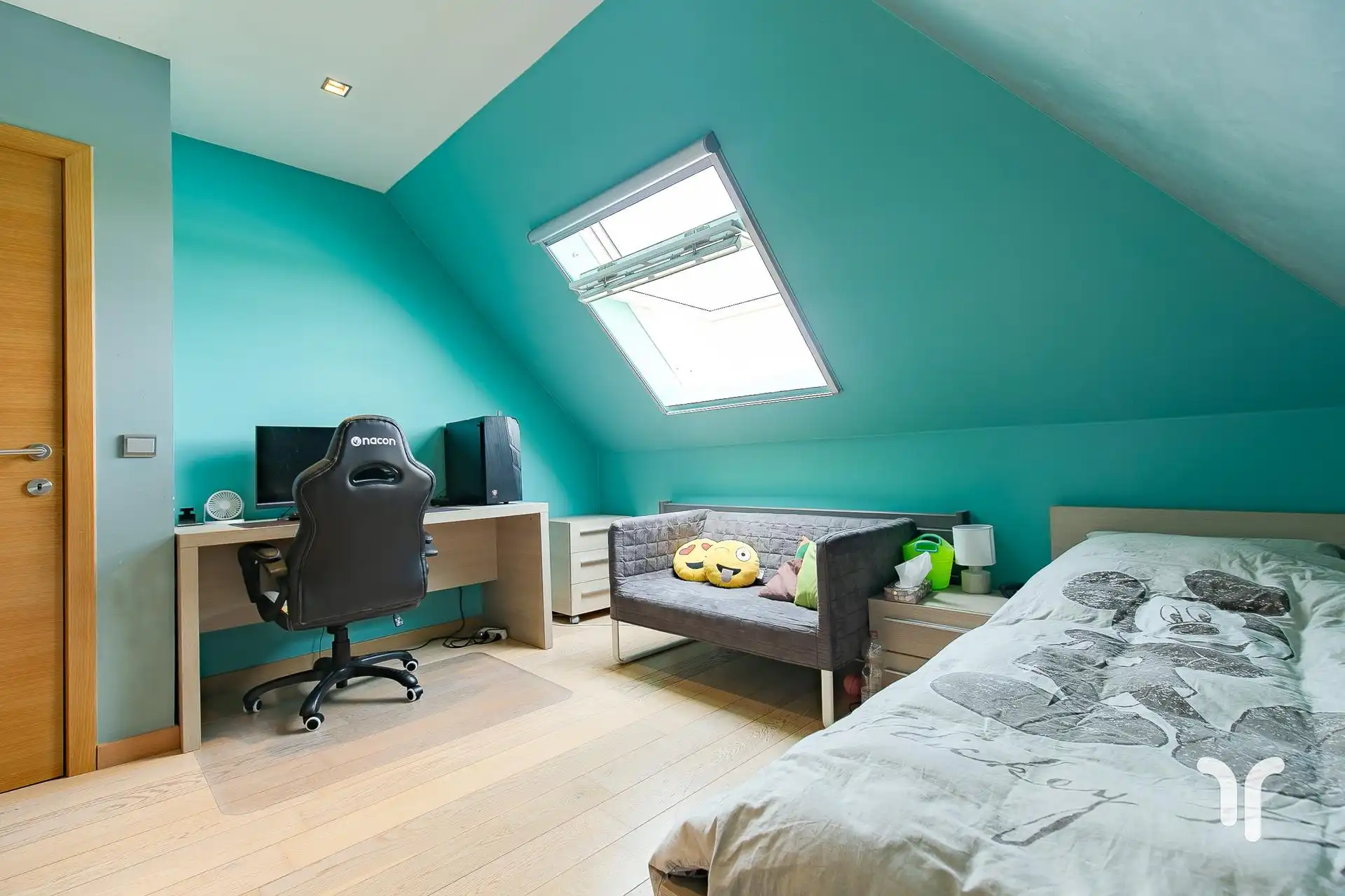 Instapklare, open bebouwing met 4 slaapkamers en prachtig open uitzicht, gelegen op een invalsweg. foto 12