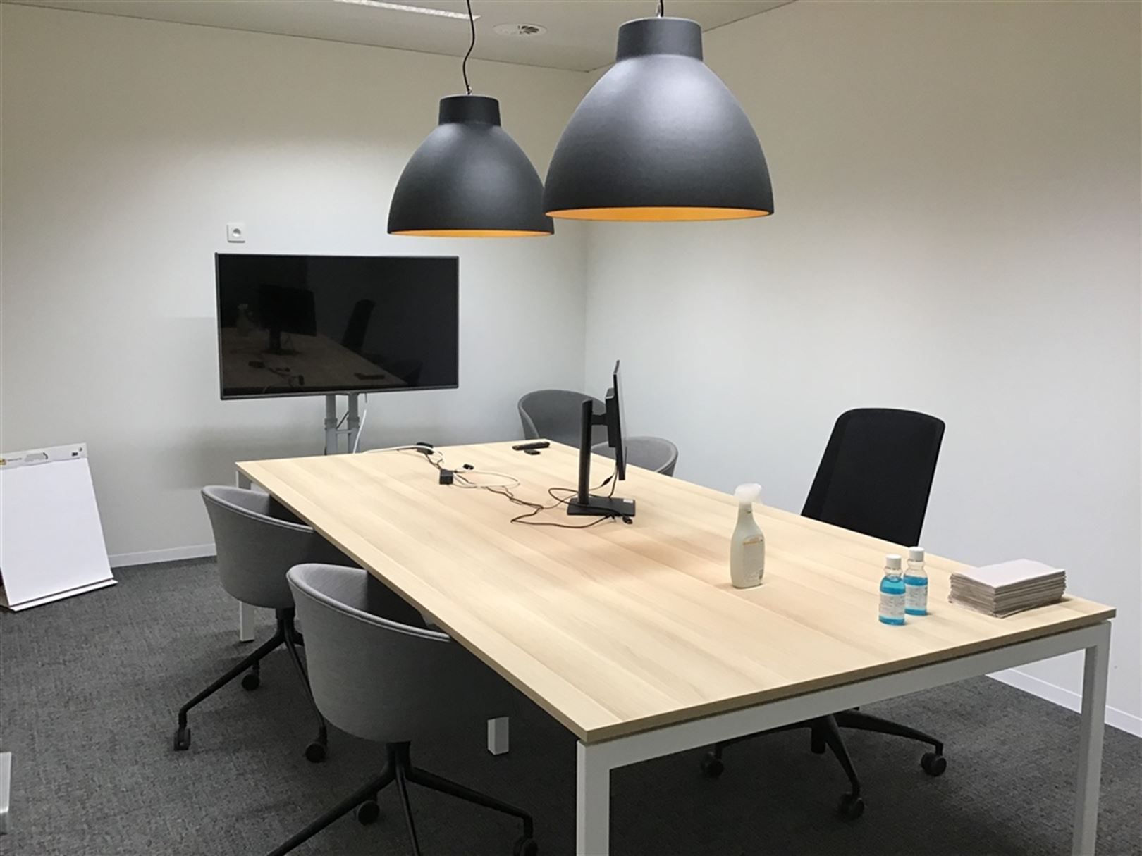 Gemeubelde kantoren in stijlvol gebouw langs The Loop foto 15